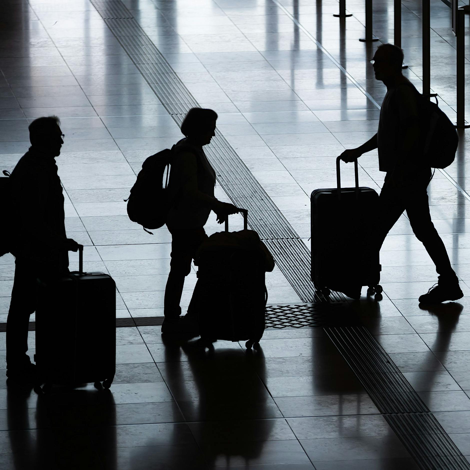 Berlin am Boden: Streik am Mittwoch legt sämtliche Bereiche des Flughafens BER lahm