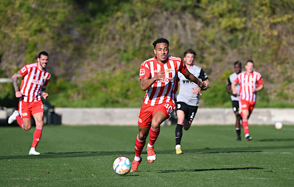 Jamie Leweling traf am Sonnabend im zweiten Testspiel gegen den FC Augsburg.