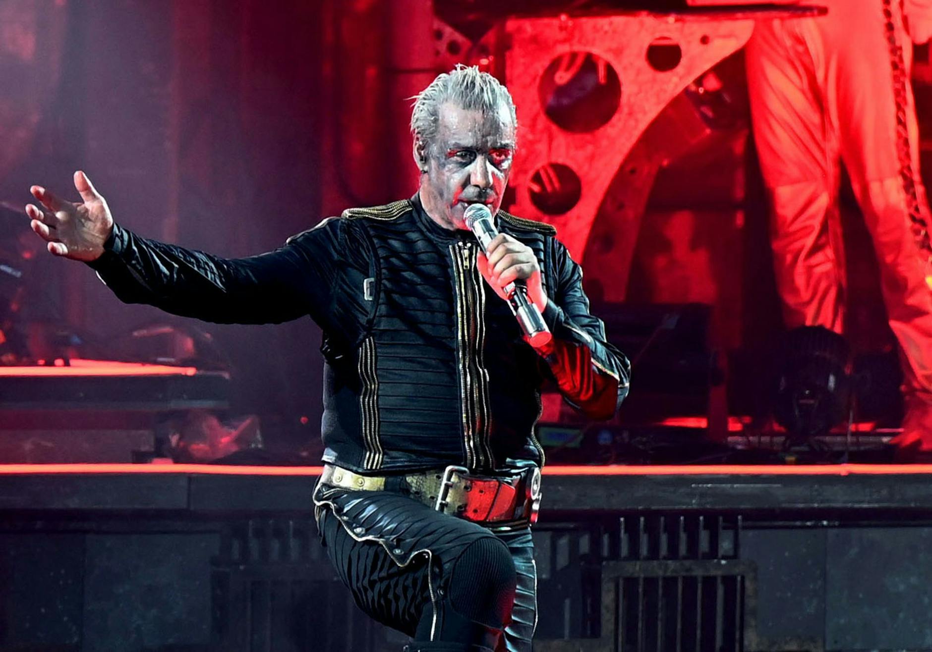 ARCHIV - Rammstein-Frontmann Till Lindemann wird 60.