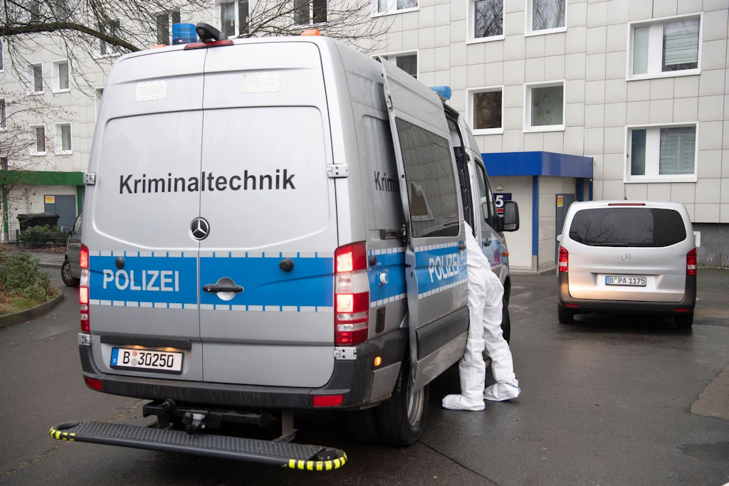 Frau stirbt nach Attacke: Kettensäge sichergestellt