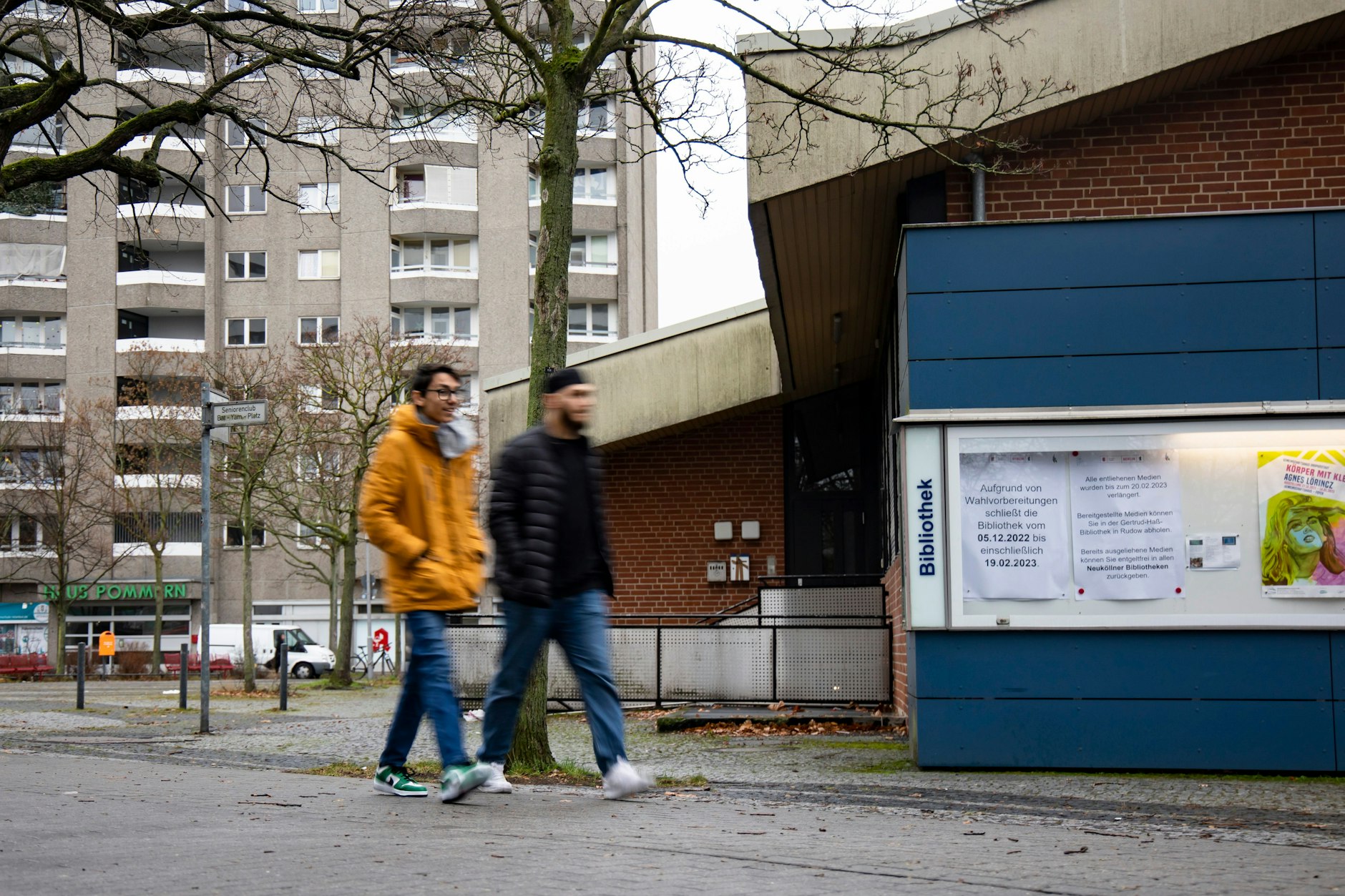 Die geschlossene Gertrud-Junge-Bibliothek in der Gropiusstadt in Neukölln in Berlin am 6. Januar 2023.