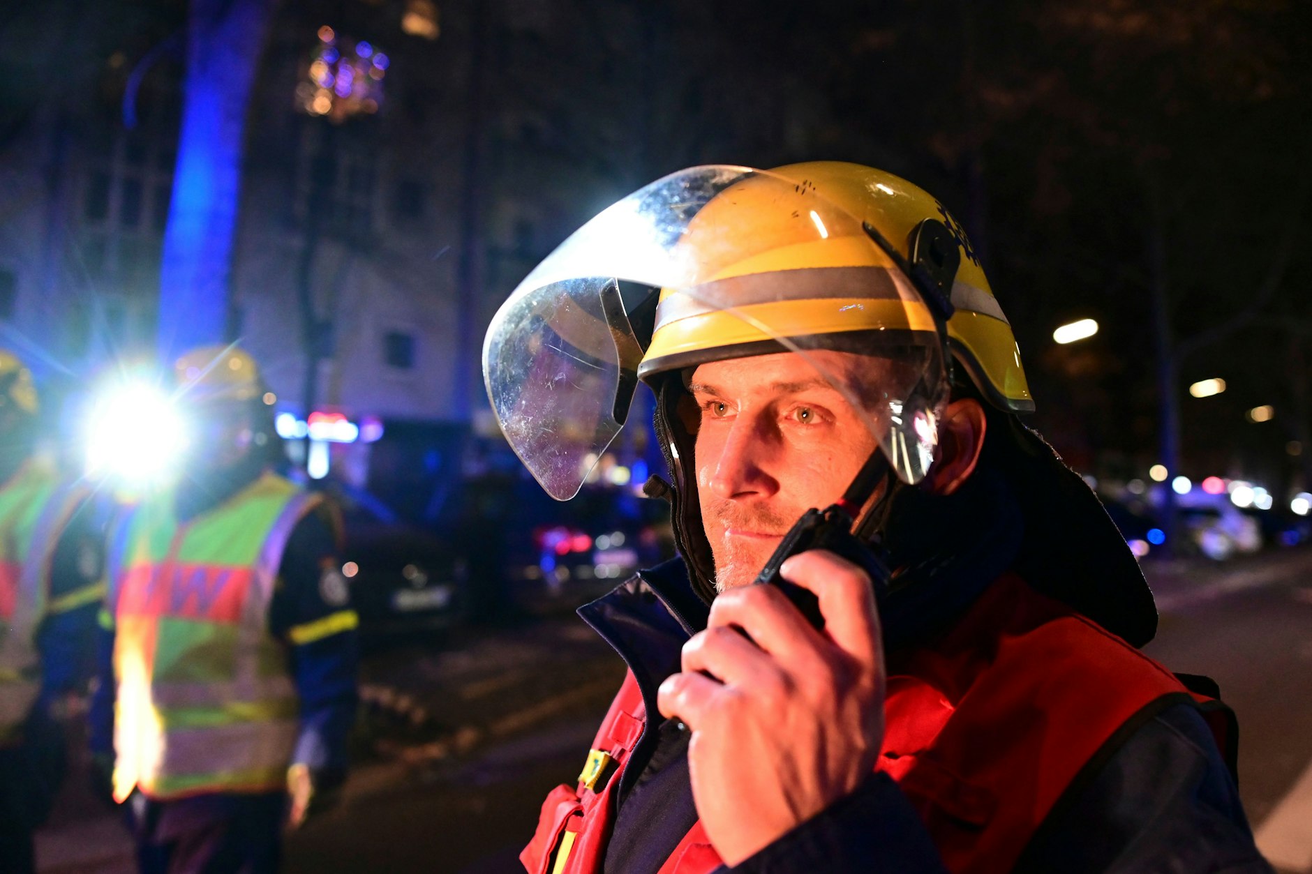 Die Feuerwehr war in der Berliner Silvesternacht im Dauereinsatz.