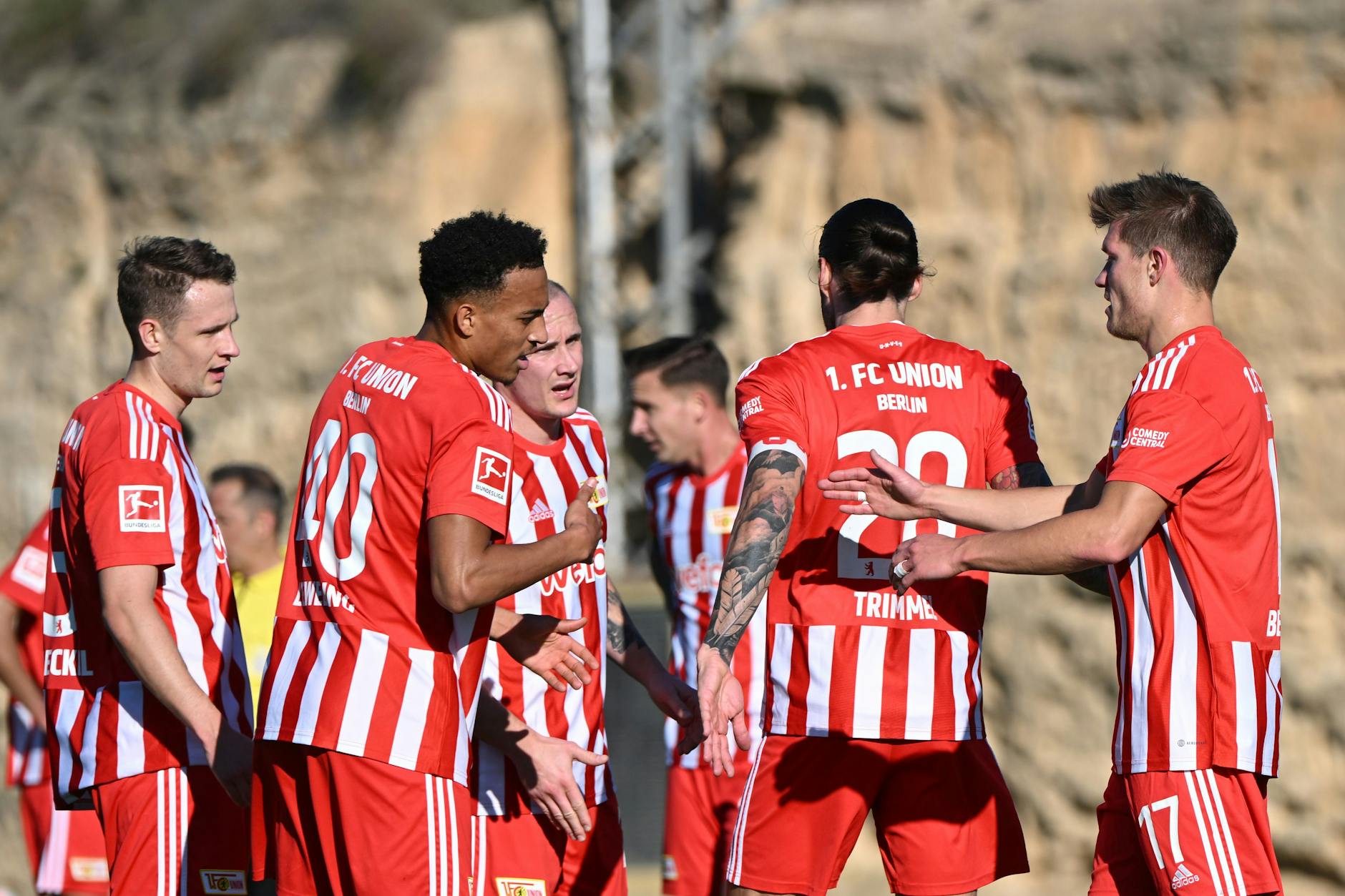 Treffsichere zweite Reihe: Jamie Leweling (2.v.l.), Sven Michel (Mitte) und Kevin Behrens (r.) trafen für Union gegen Augsburg.