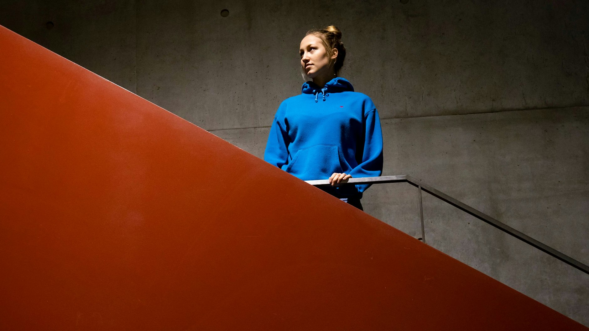 Johanna Schikora auf dem Campus der Humboldt-Universität in Berlin-Adlershof.