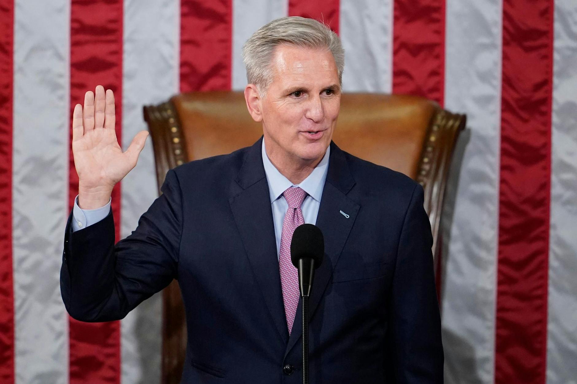Kevin McCarthy bei seiner Vereidigung als Sprecher des Repräsentantenhauses im Kapitol.