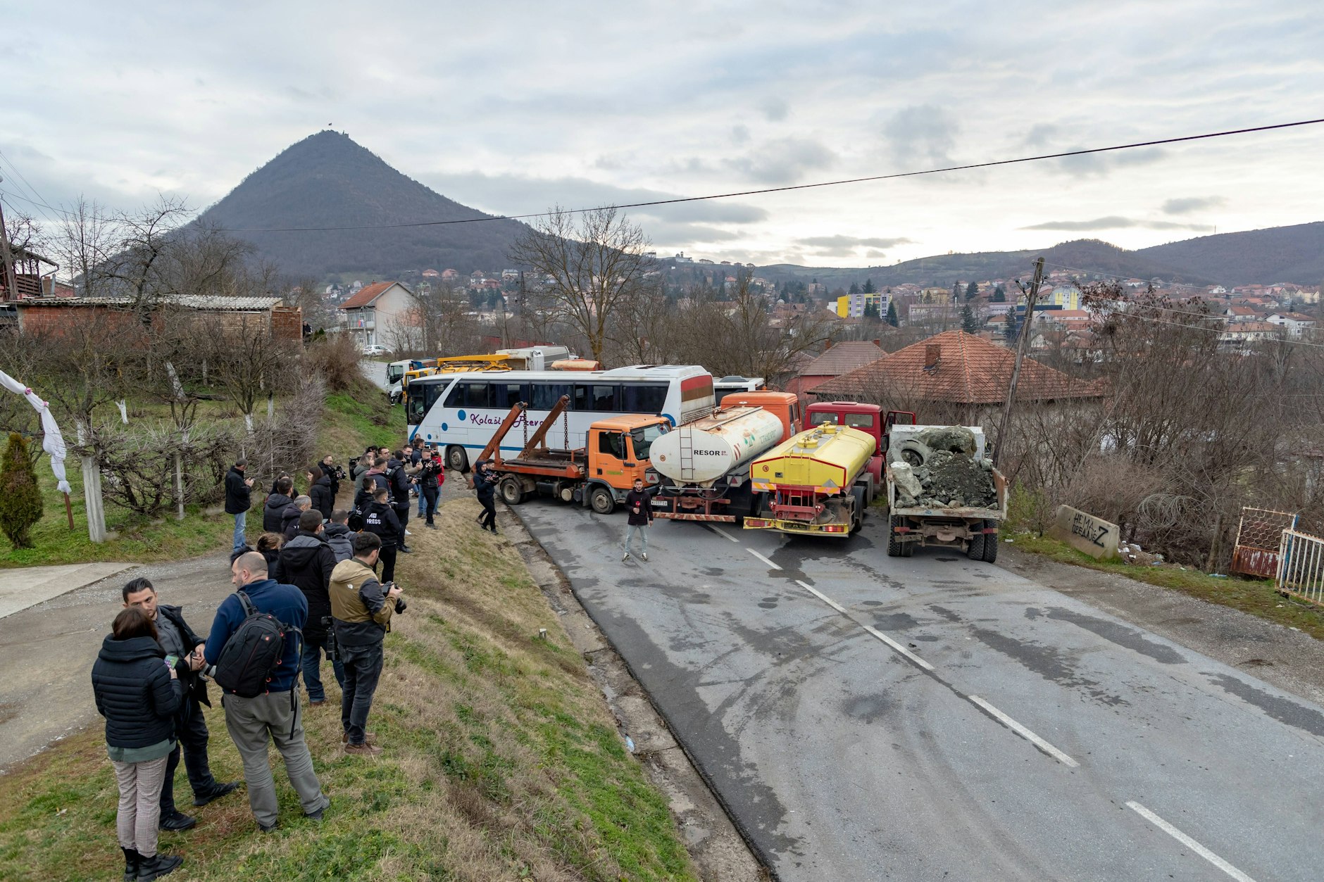 Eine Barrikade in Mitrovica, Kosovo im Dezember 2022.