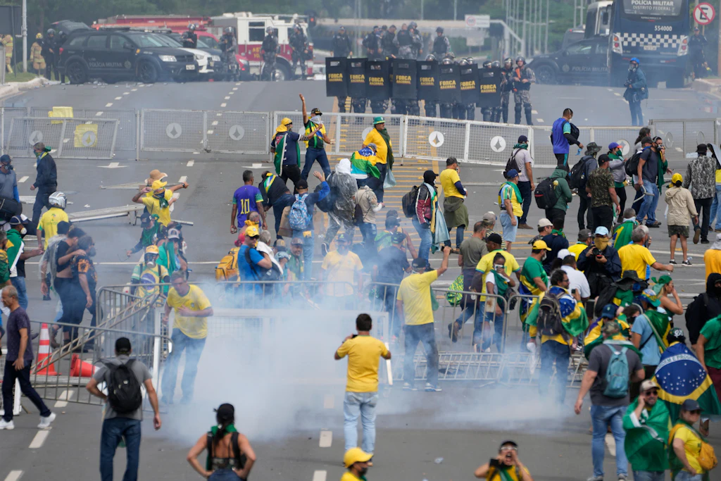 Aufstand in Brasilien: Bolsonaro-Mob stürmt Regierungsviertel