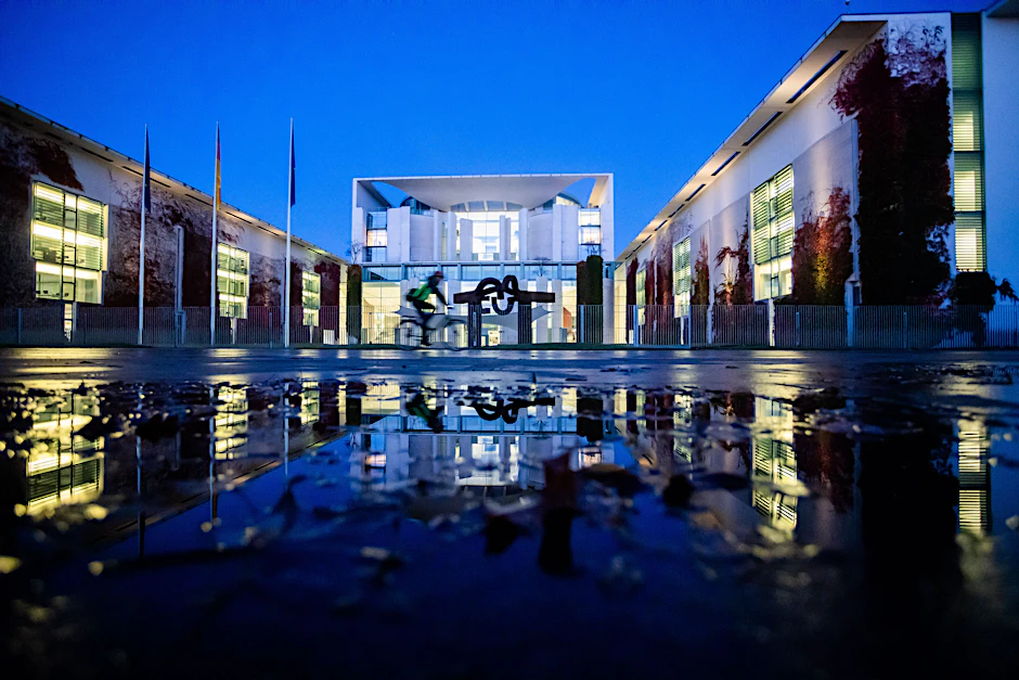 Das Bundeskanzleramt am frühen Morgen.