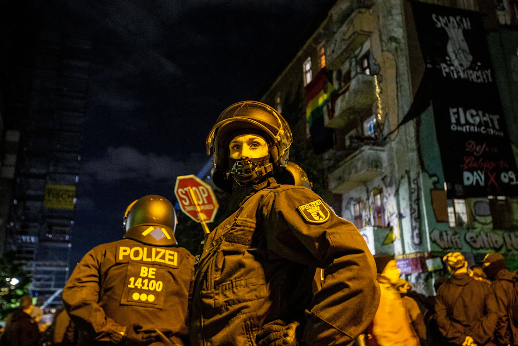 Wegen Lützerath: Demonstranten ziehen durch Berlin-Friedrichshain