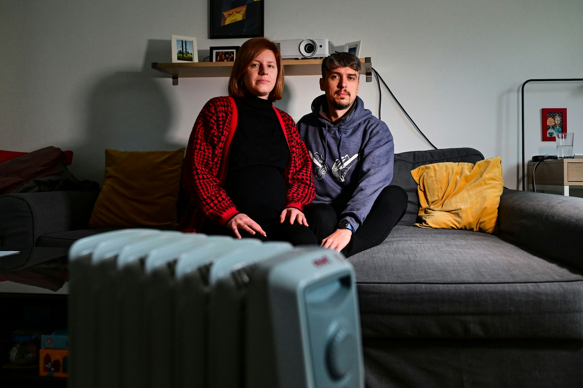 Katja Stefan und Milan Jovanovic heizen seit Wochen ihre Wohnung mit einem Elektroheizkörper.