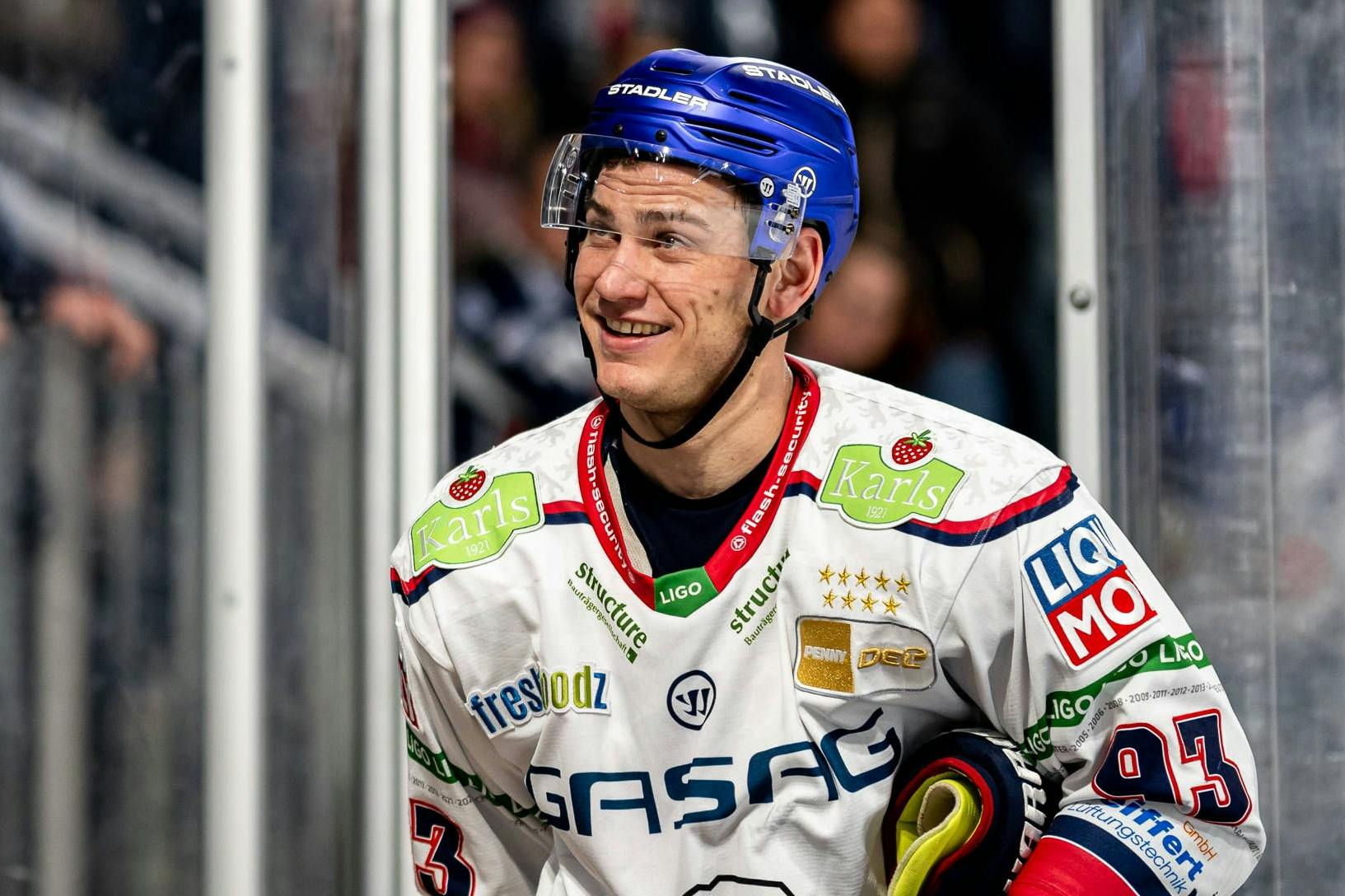 Man sieht es ihm deutlich an: Sein Tor in Nürnberg hat Eisbären-Knipser Leo Pföderl aber so richtig gutgetan.