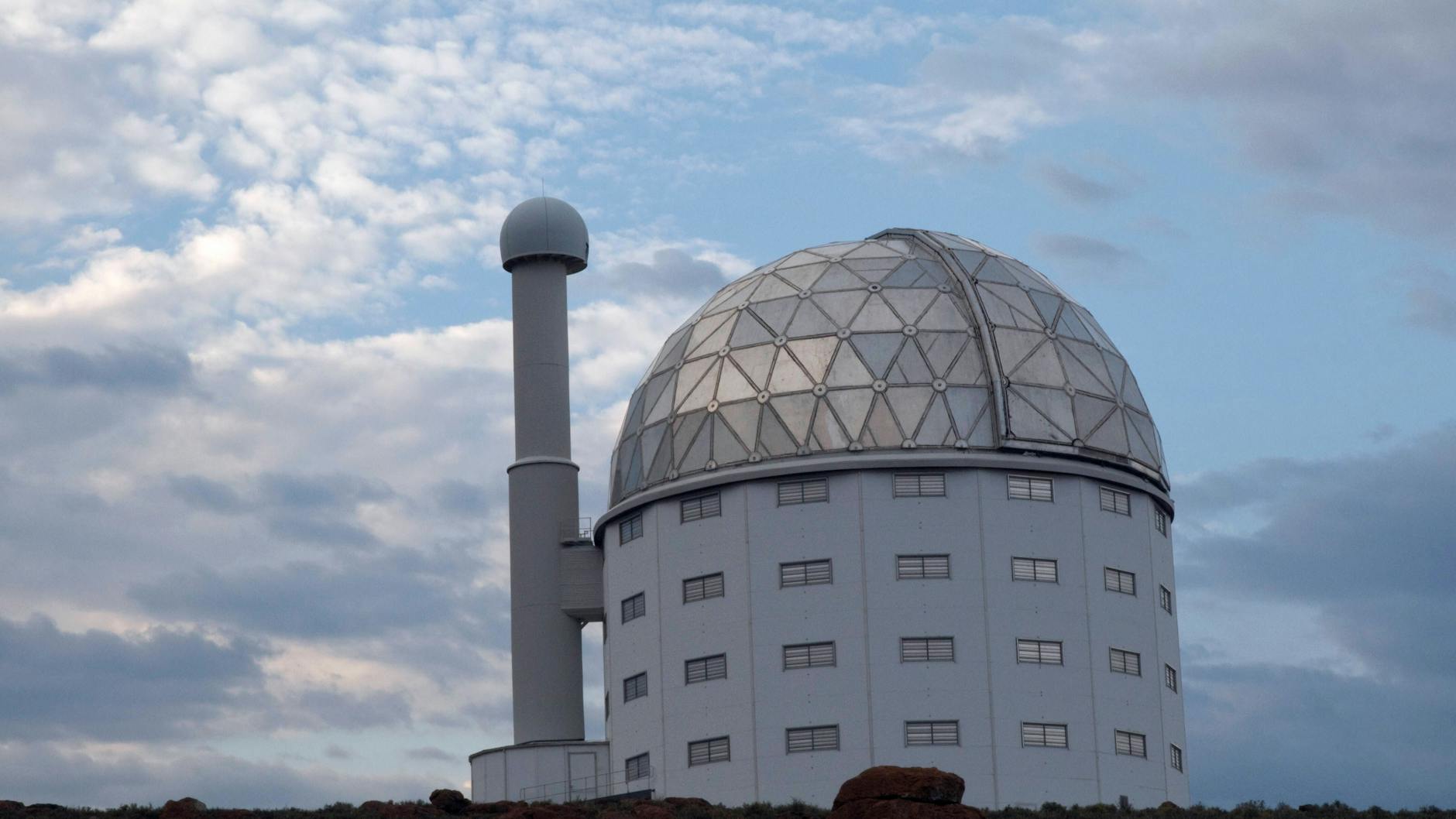 Das Teleskop in Südafrika, mit dessen Technik die Sterne gefunden wurden.