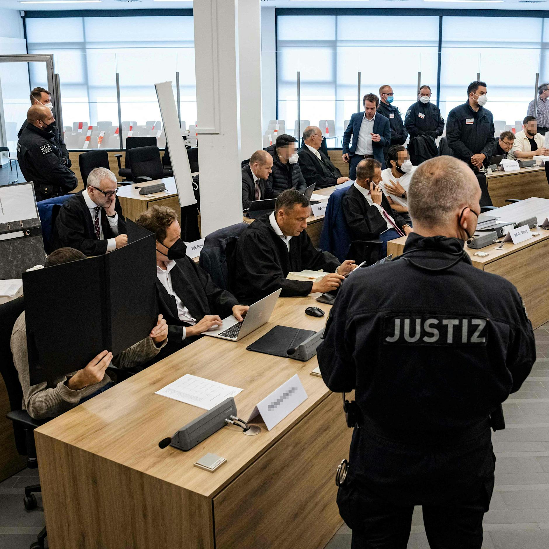 Berliner Juwelen-Gangster in Dresden vor Gericht: Geständnisse angekündigt – bekommen die Remmos jetzt Strafrabatt?