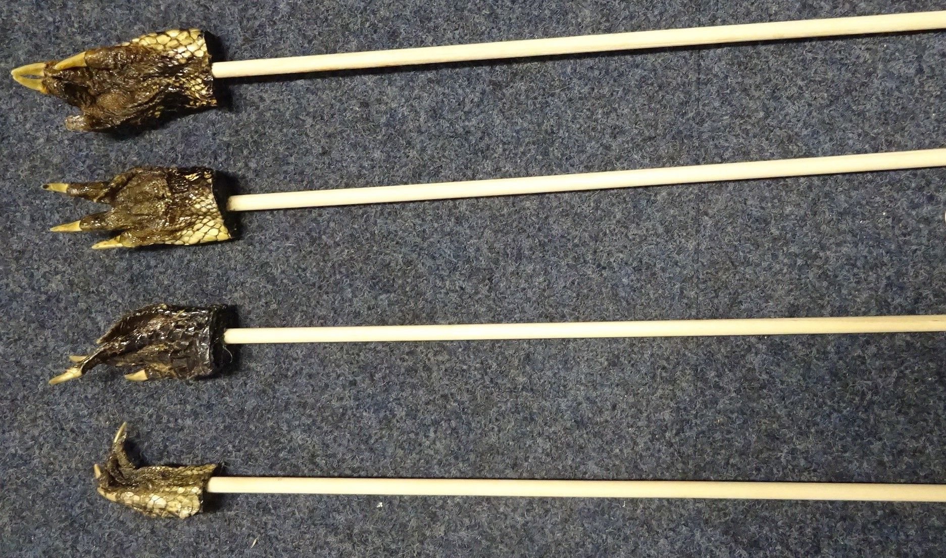 Ekel-Alarm! Diese Rückenkratzer haben Hand und Fuß!