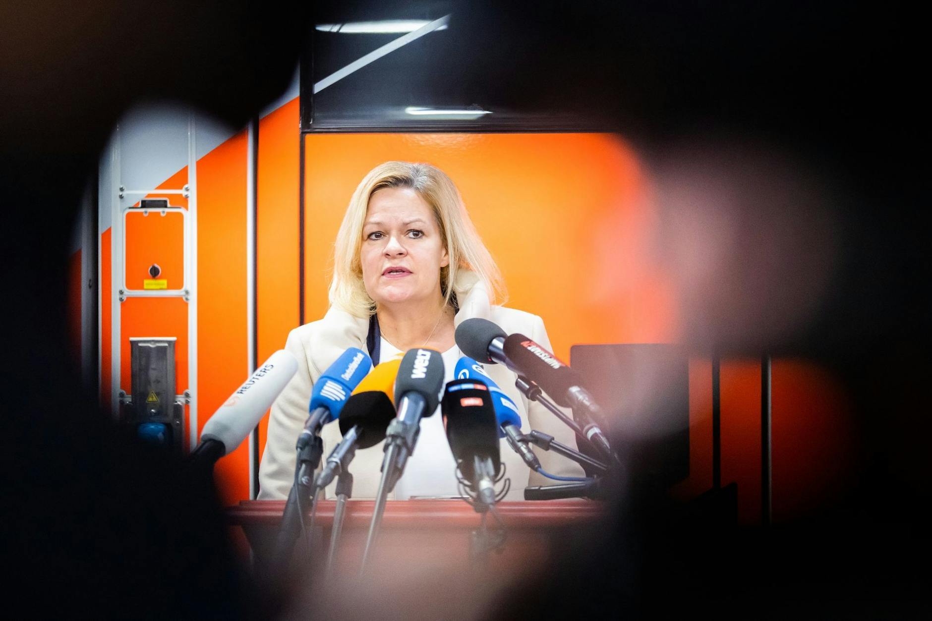 Bundesinnenministerin Nancy Faeser (SPD) spricht sich für eine Verschärfung des Waffenrechts in Deutschland aus.