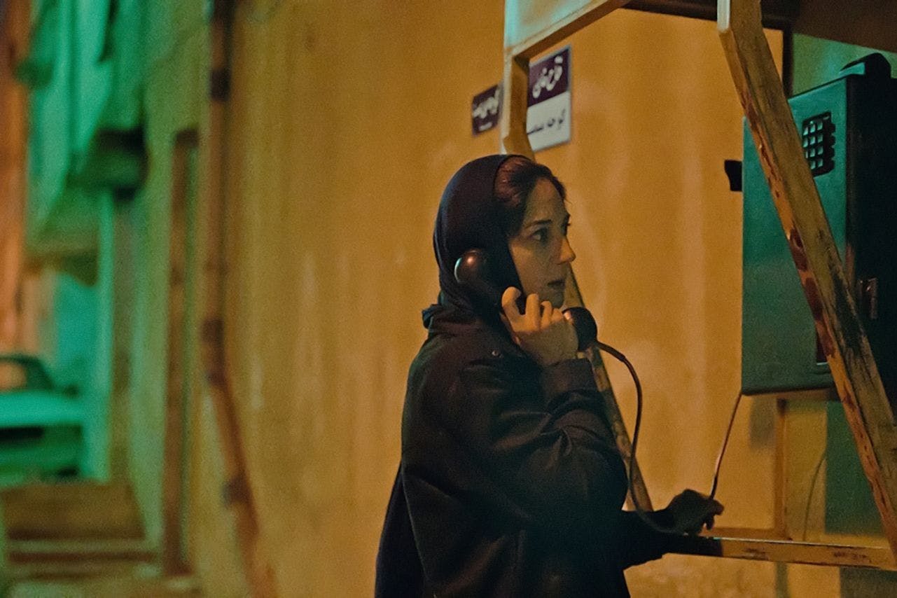 Zar Amir Ebrahimi als Journalistin Rahimi in „Holy Spider“. 