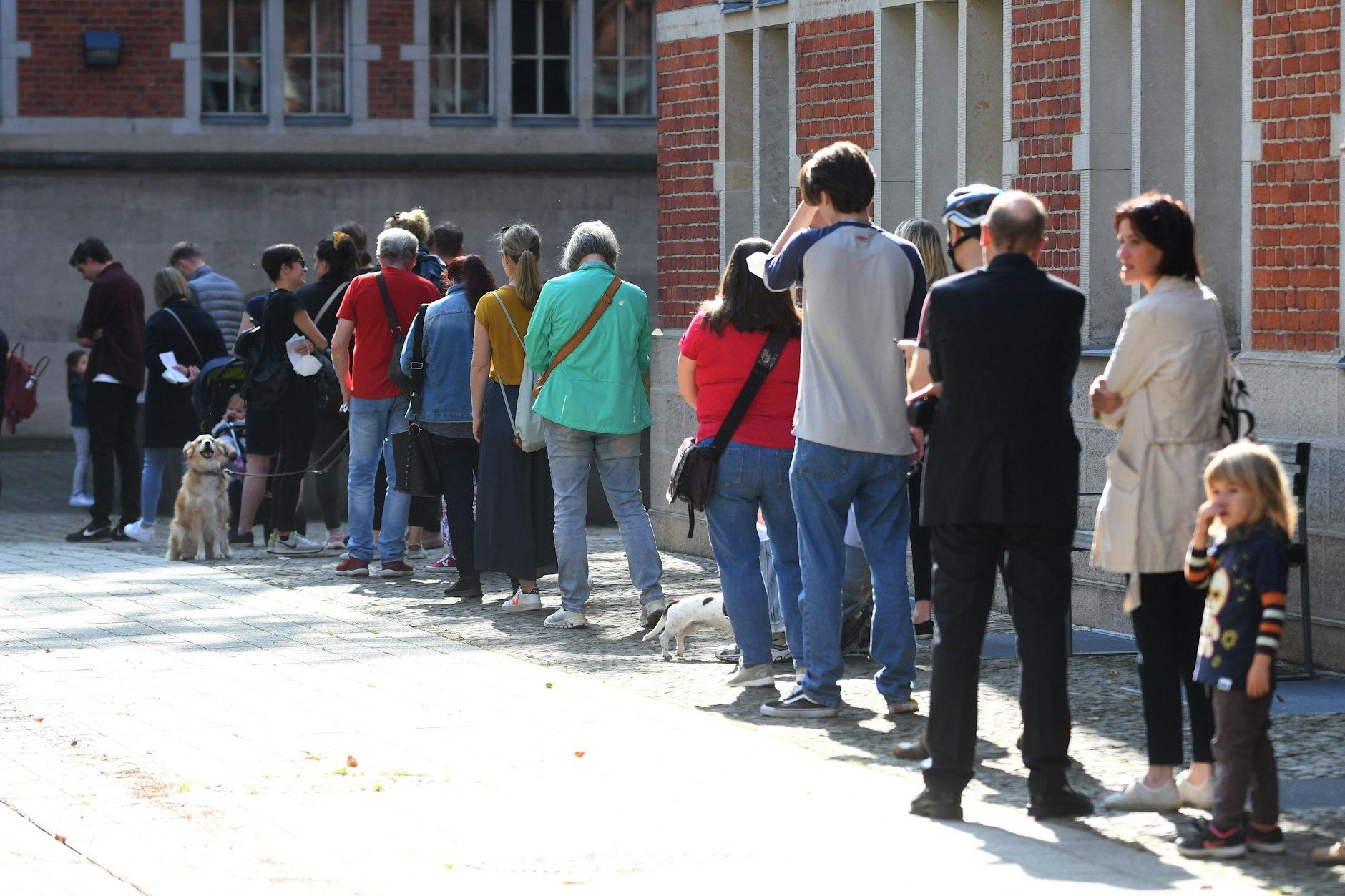 Anstehen bei der Wahl im September 2021. Kommt es zu weiteren Panne am Wahltag den 12. Februar 2023?&nbsp;