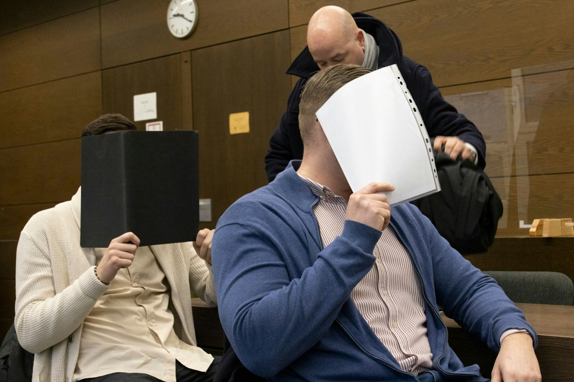 Die Angeklagten Benjamin S. und Daniel M. (v. l.) verweigerten die Aussage.