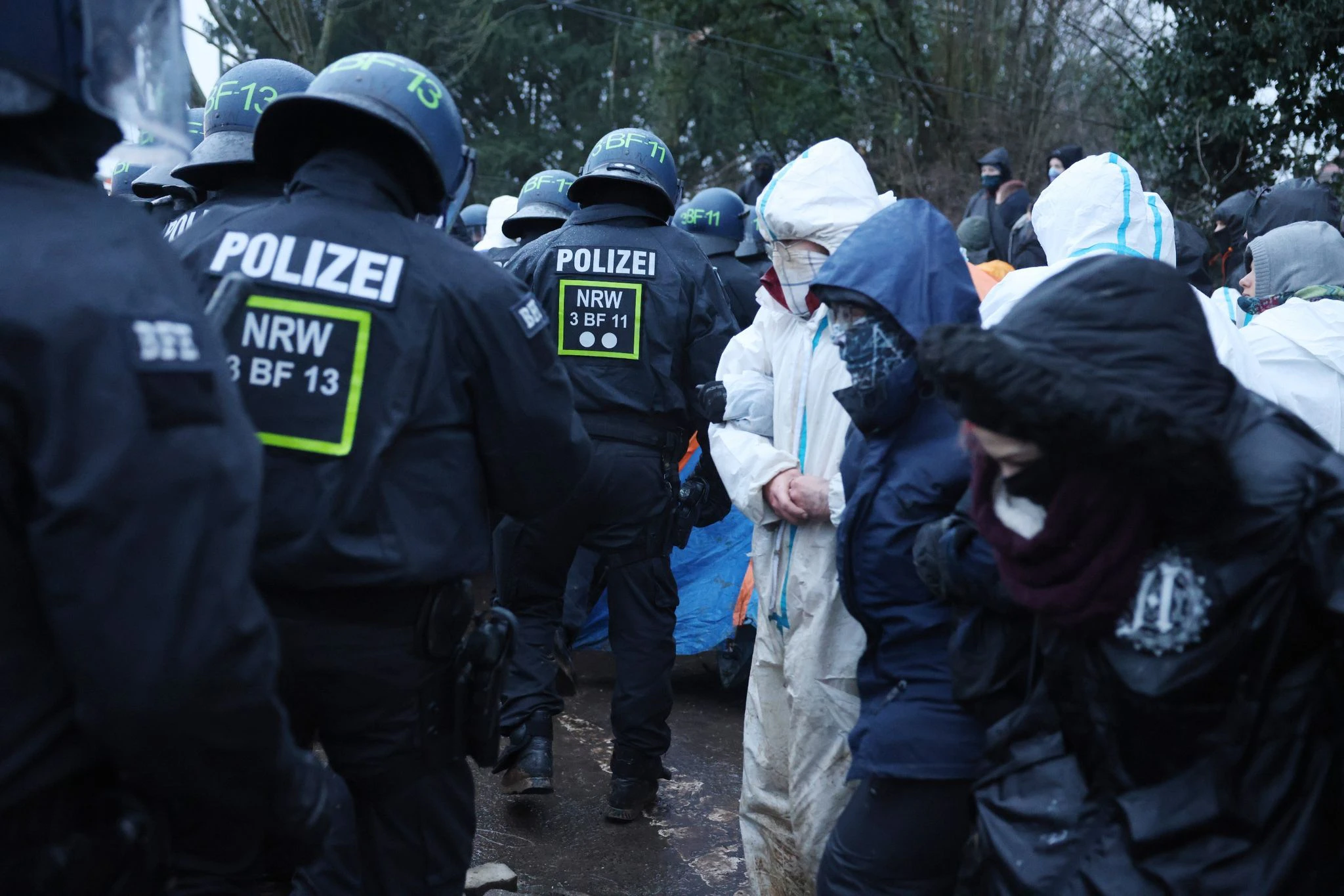 Der Energiekonzern RWE will die unter Lützerath liegende Kohle abbaggern – dafür soll der Weiler auf dem Gebiet der Stadt Erkelenz abgerissen werden.&nbsp;