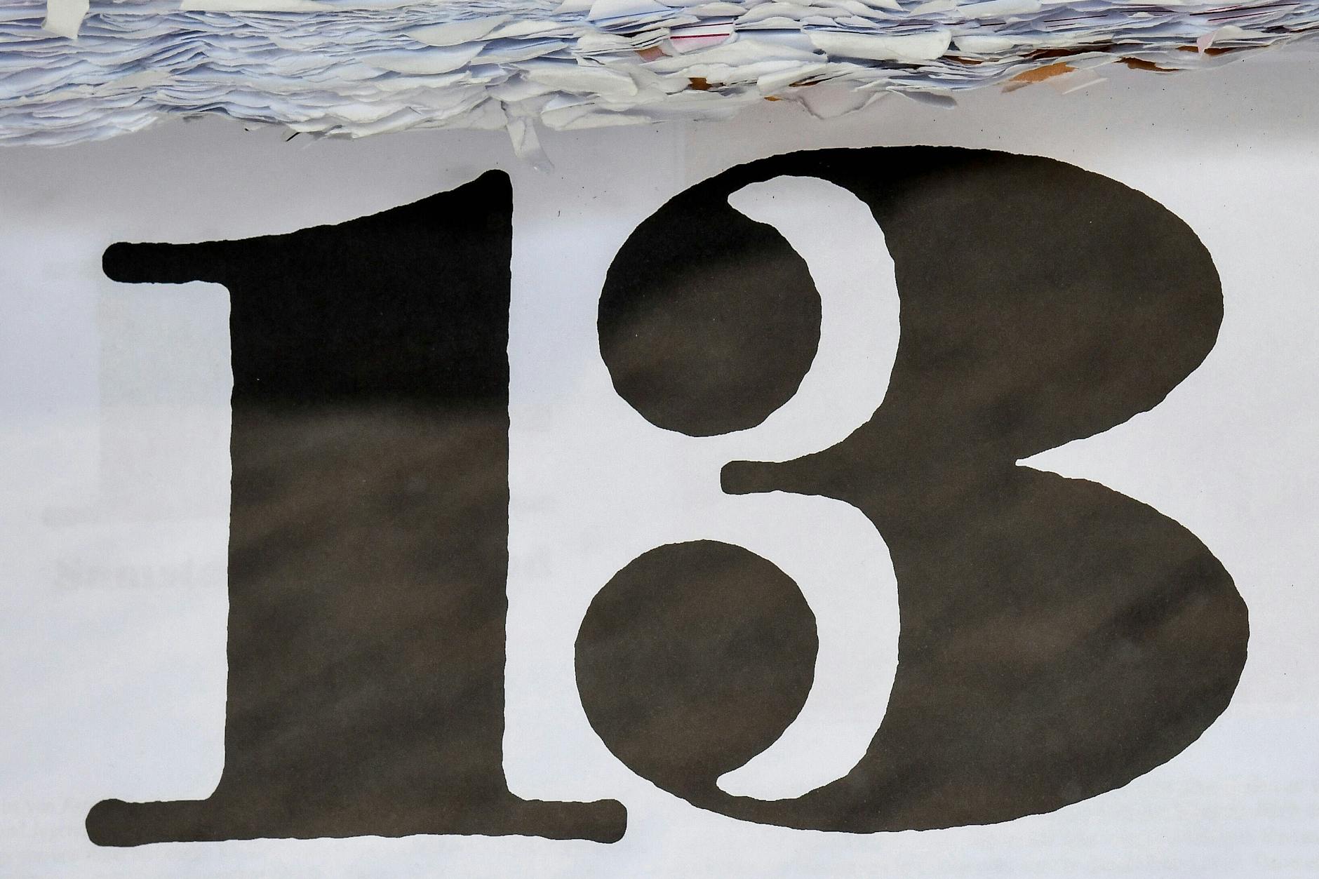 In vielen Flugzeugen gibt es keine 13. Sitzreihe, in manchen Hochhäusern keine 13. Etage. Wie auch immer, jedes Jahr mindestens einmal gib es einen Freitag, den 13.