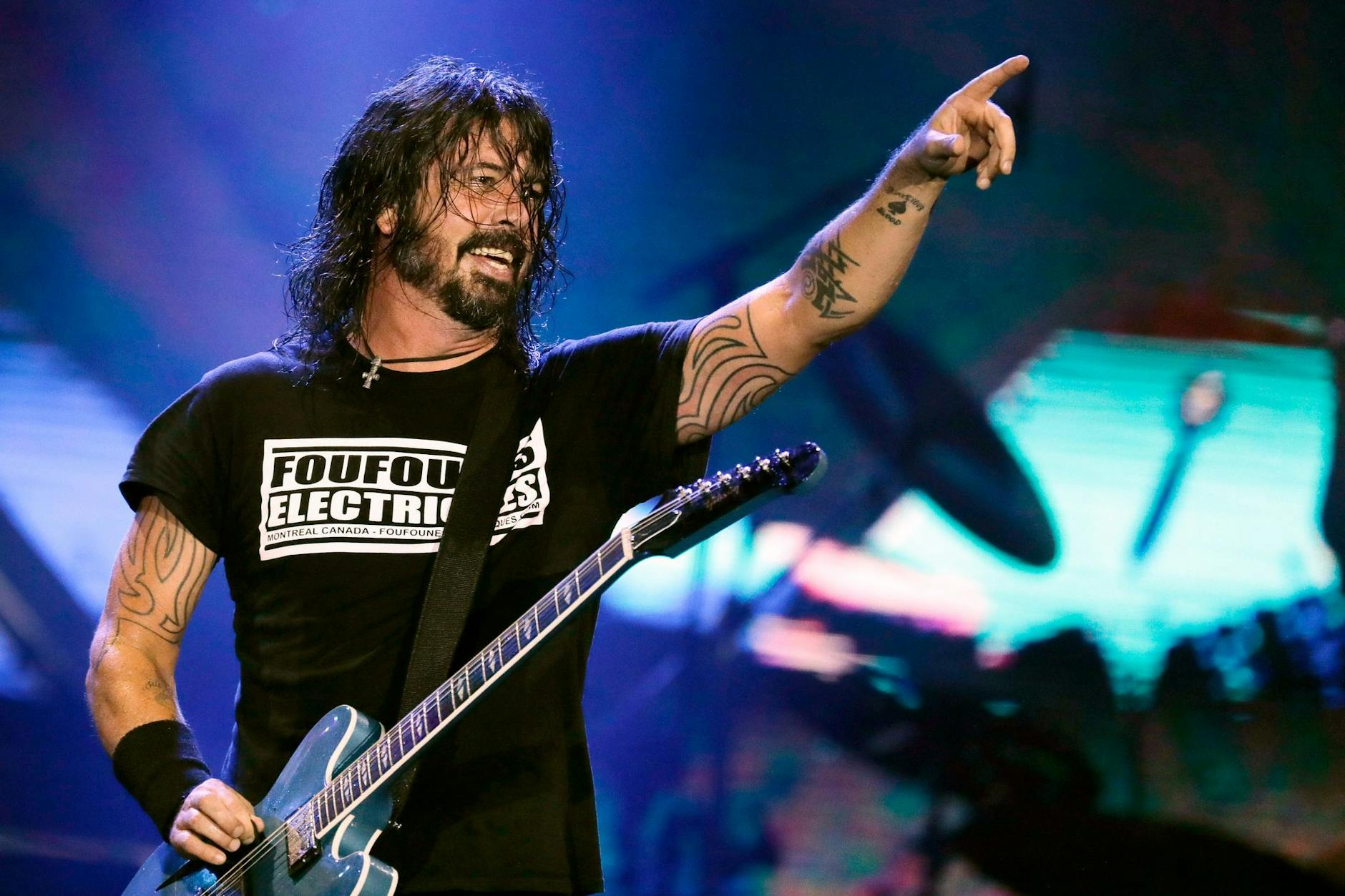 ARCHIV - Dave Grohl von der Band Foo Fighters tritt während des Musikfestivals Rock in Rio auf (2019).