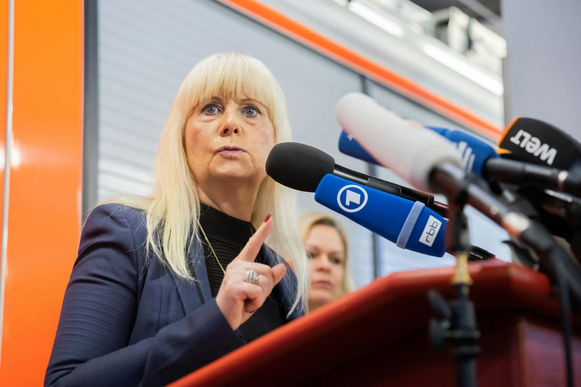 ARCHIV - Iris Spranger (SPD), Berliner Senatorin für Inneres, Sport und Digitalisierung, spricht.