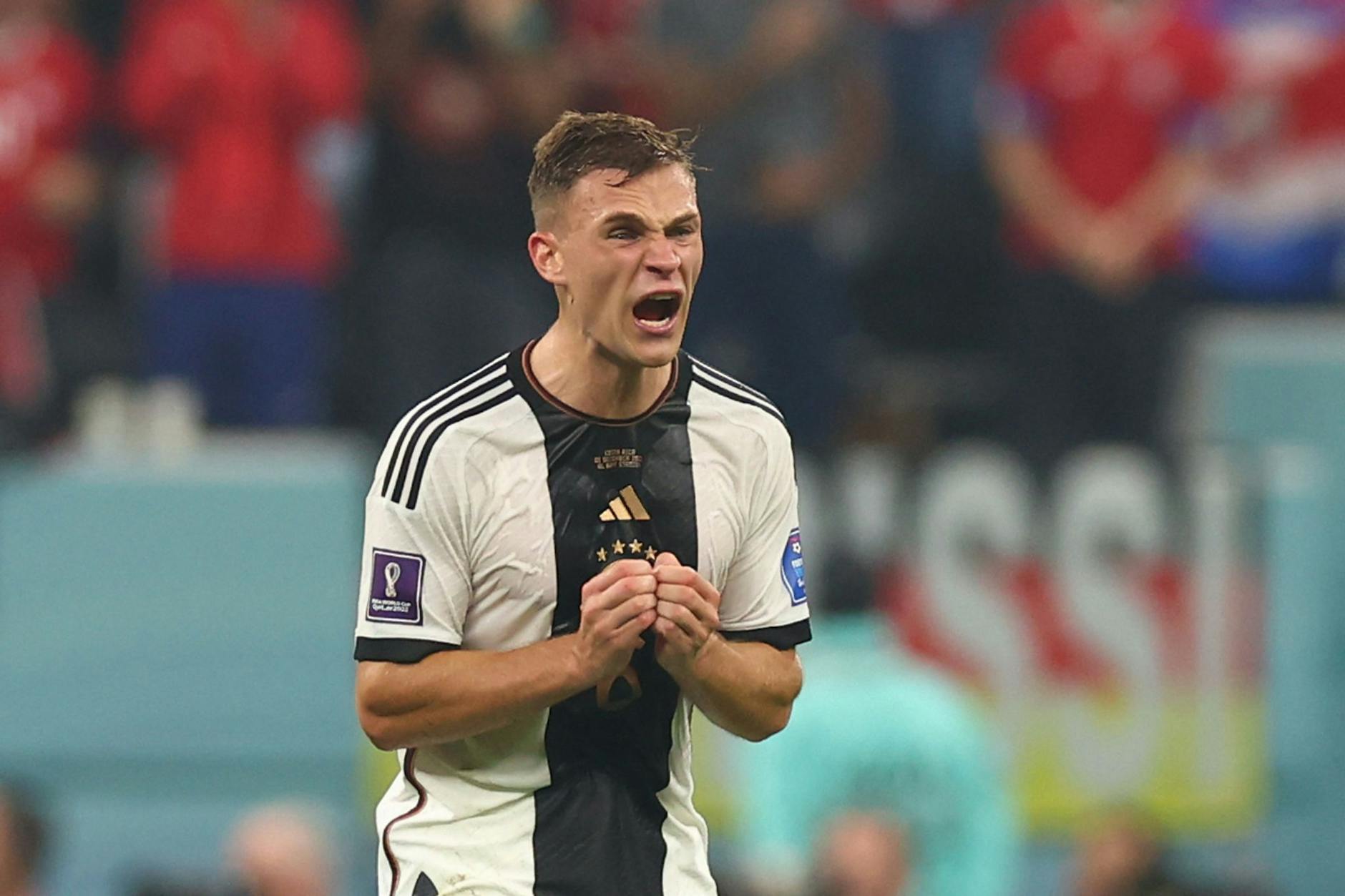 Fassungslos: Joshua Kimmich nach dem deutschen WM-Aus in Katar.