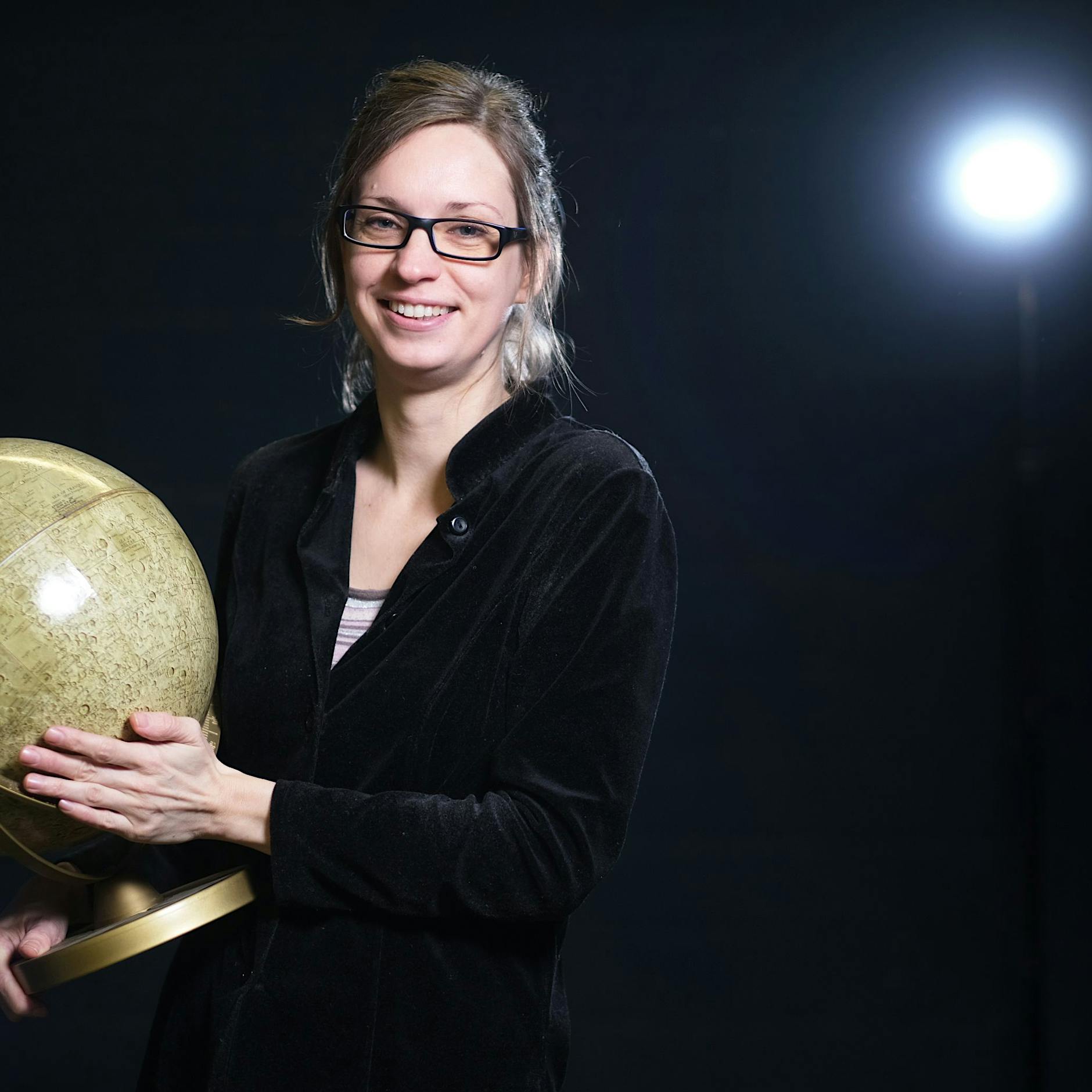 Explodierte Sterne: Berliner Astronomin sucht nach Spuren in der Wüste