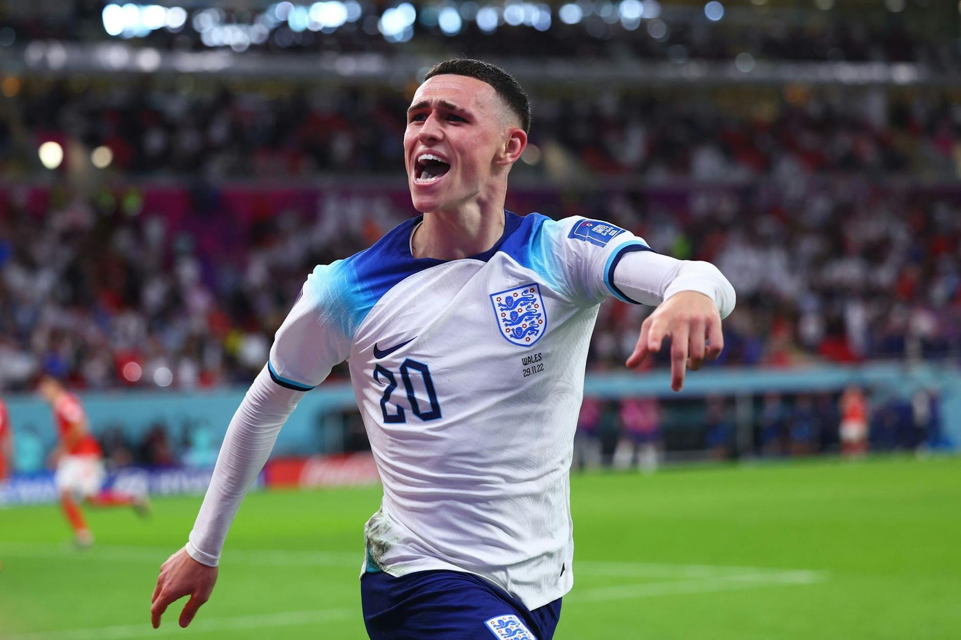 Doppelschlag: Wenige Sekunden nach der Führung bejubelt Englands Phil Foden seinen Treffer zum 2:0.