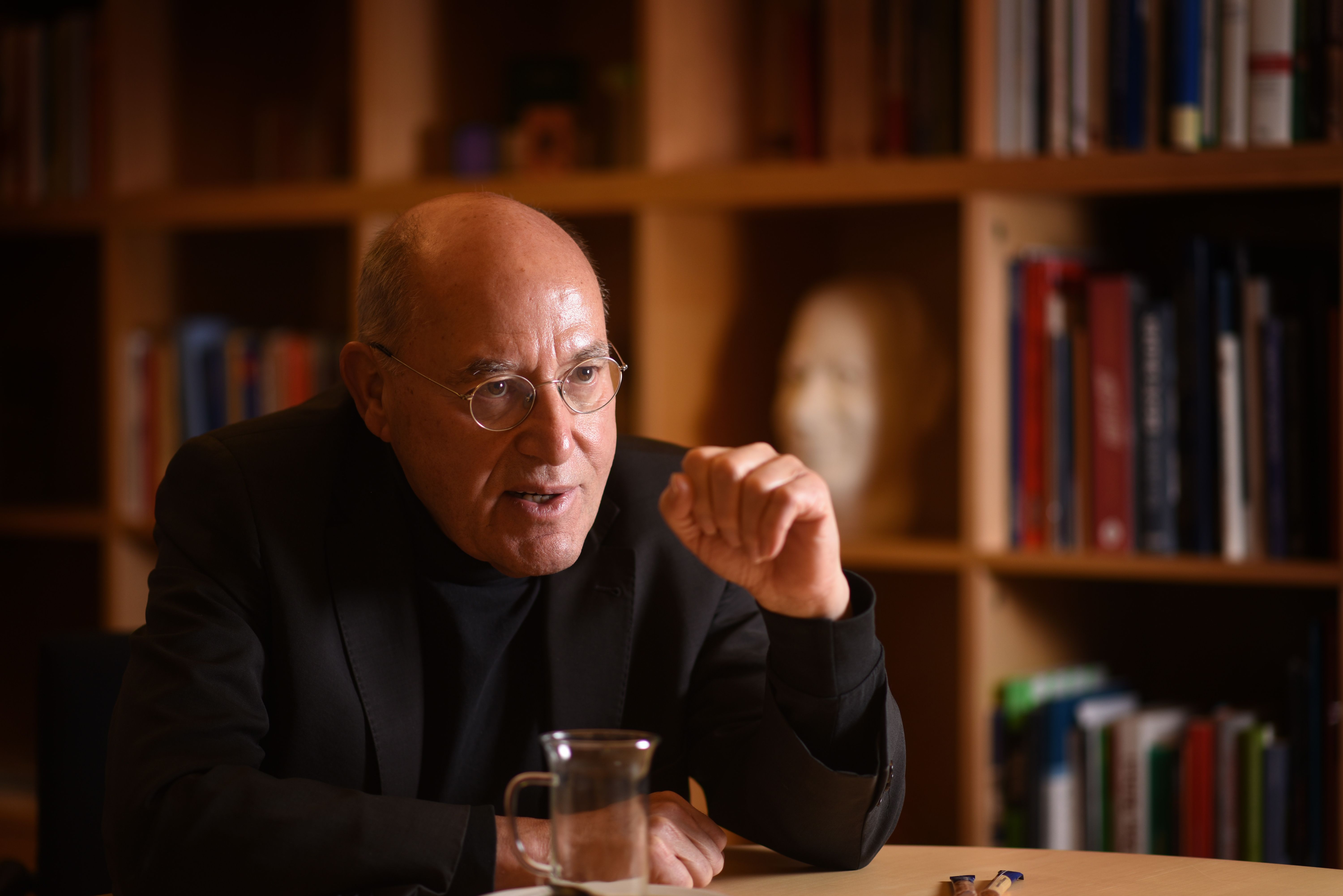 Image - Gregor Gysi wird am Montag 75 und SIE ist nicht zu seiner Party eingeladen