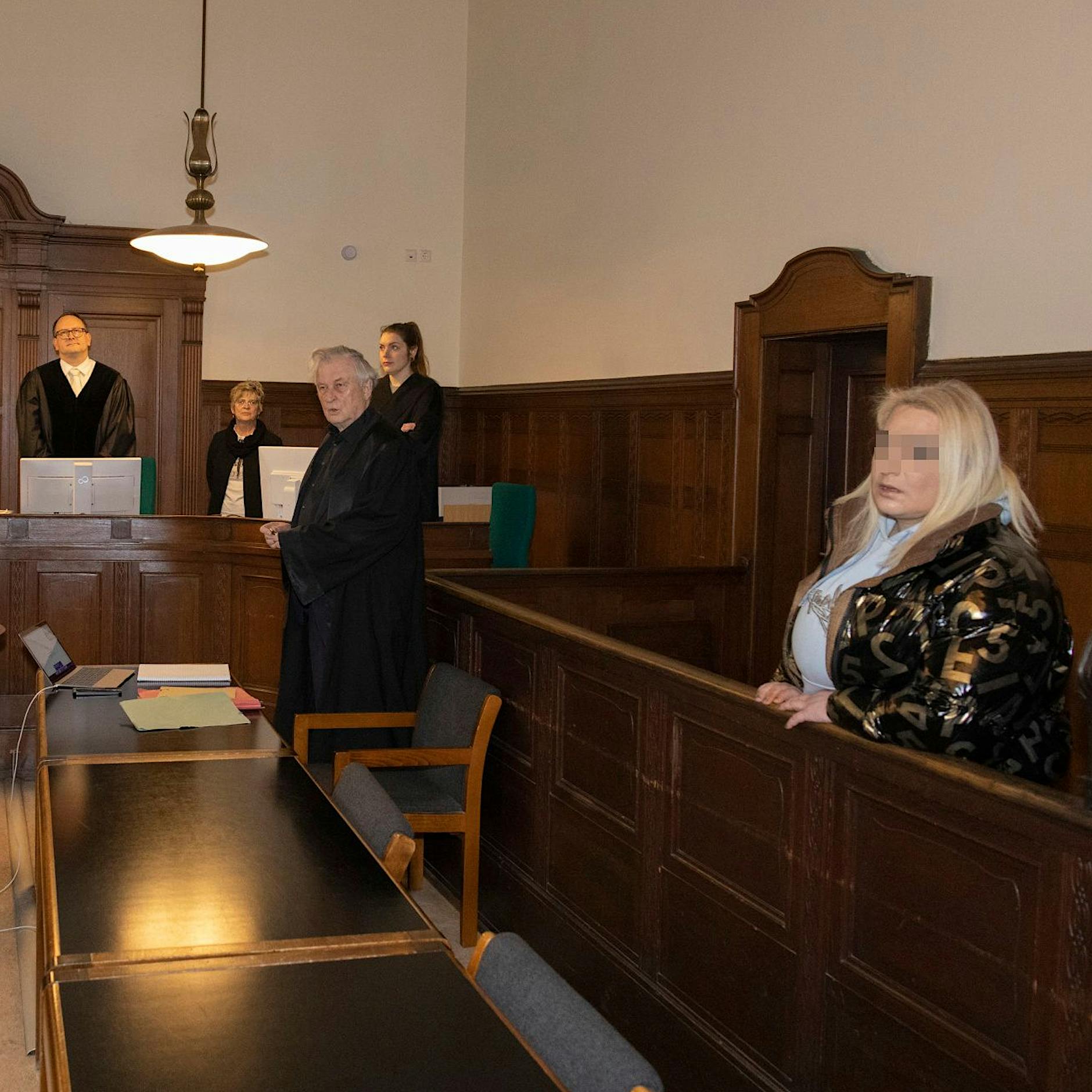 Augen ausgestochen und Blut getrunken: Mordprozess in Berlin