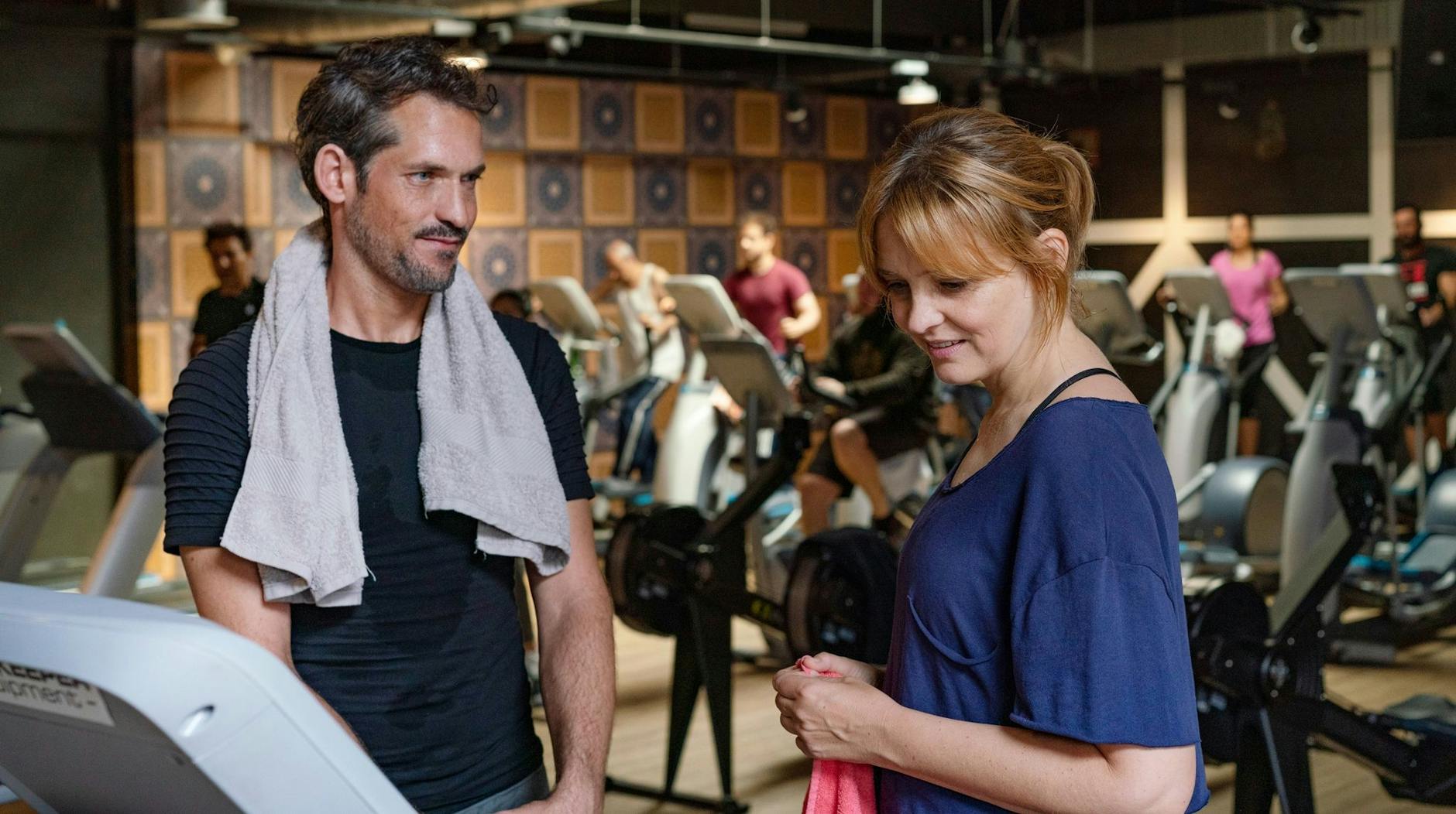 HANDOUT - Nina (Laura Tonke) versteht sich gut mit Viktor (Sebastian Becker).