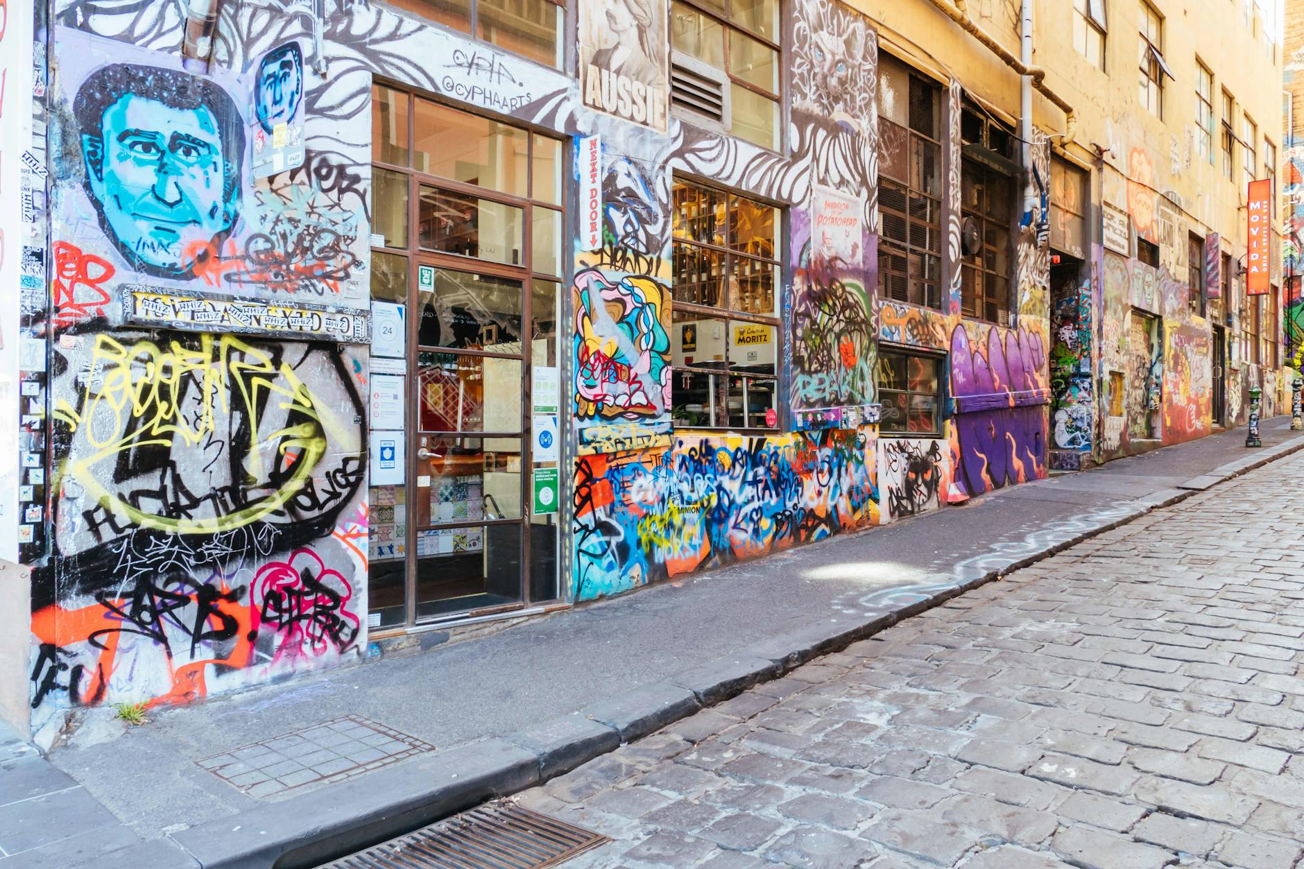 Graffitis und Kaffee-Kultur: Gegensätze, die sich in Melbourne treffen. 