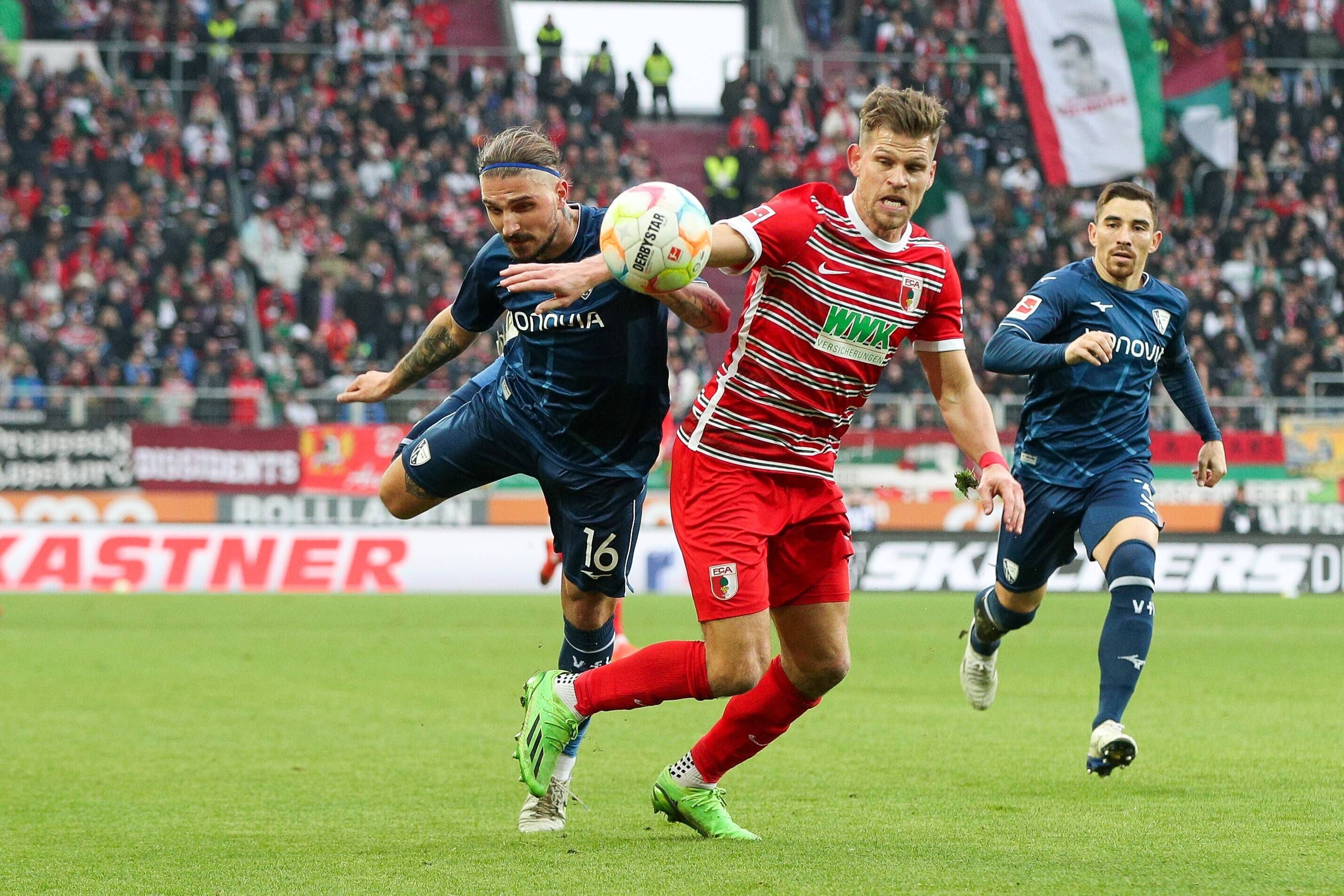 Hertha BSC und der FC Augsburg: Niederlechner-Poker immer verrückter