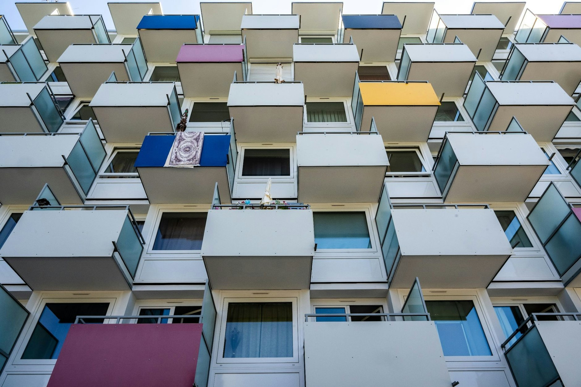 Der Mann versuchte offenbar über den Balkon, der Polizei zu entkommen.