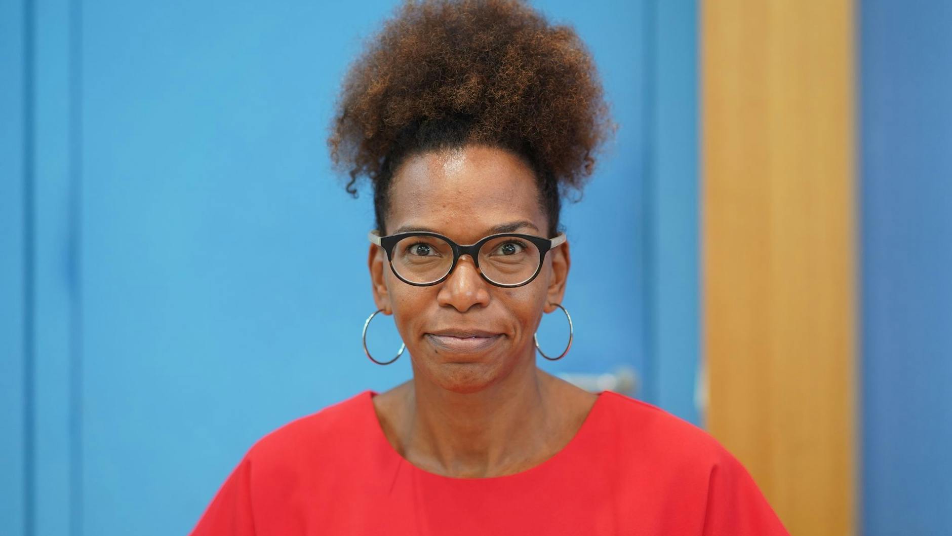 Staatssekretärin Saraya Gomis (parteilos)