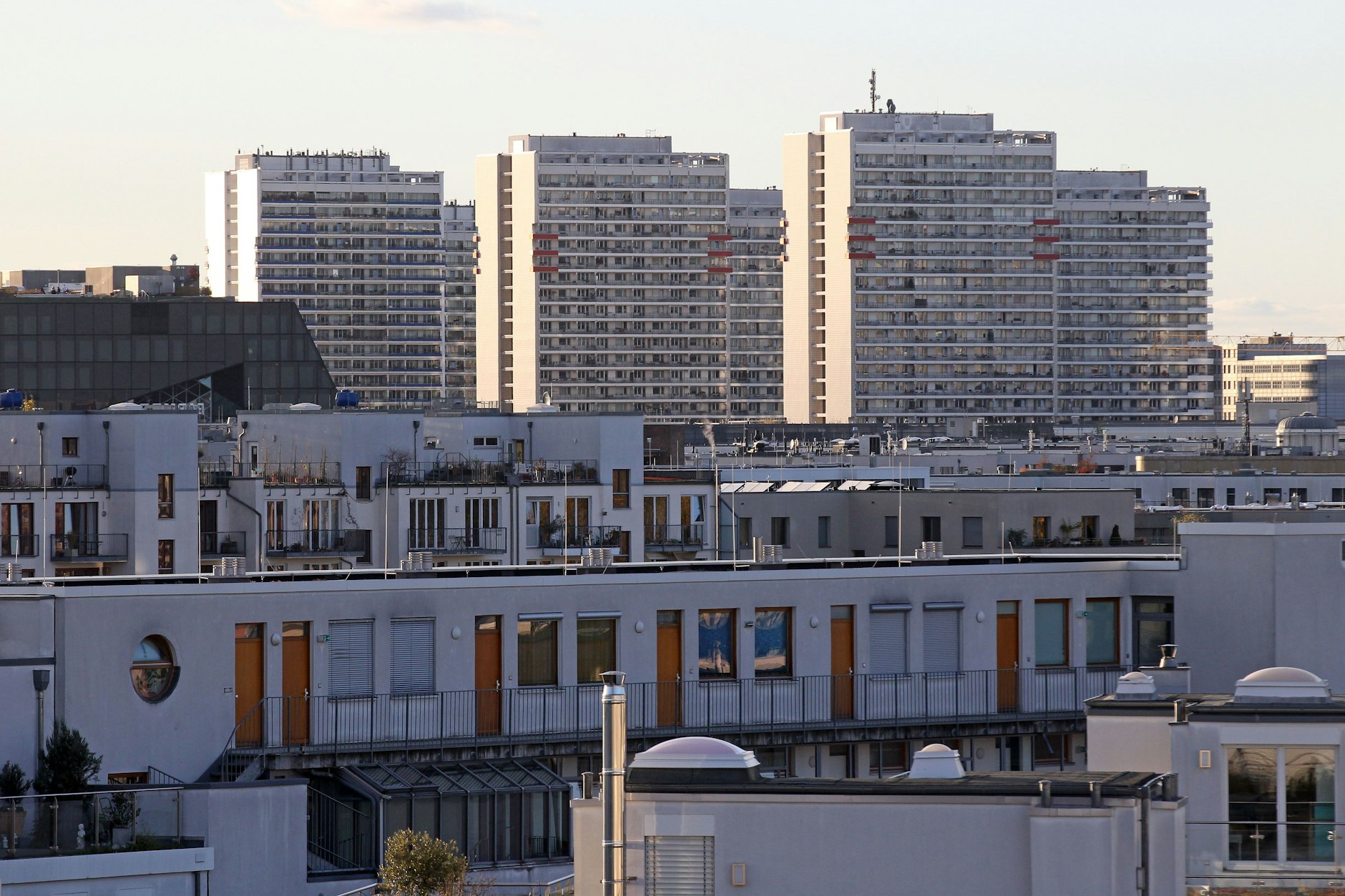 Die Wohnungsmarkt ist in Deutschland angespannt. Für Ältere kann dies verheerende Auswirkungen haben.