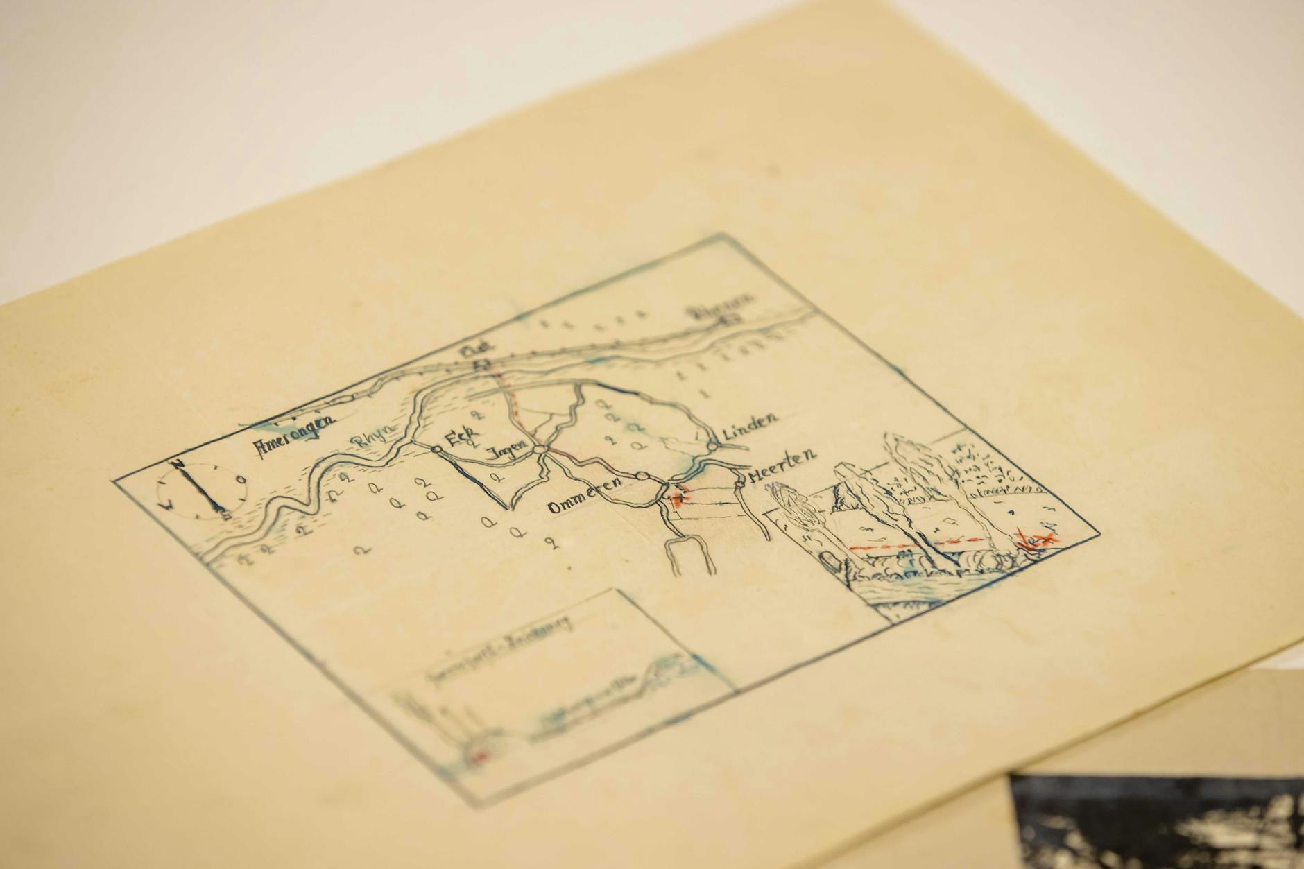 Die fast 80 Jahre alte Karte zu einem möglichen Nazi-Schatz im Dorf Ommeren. Deutsche Soldaten sollen dort am Ende des Zweiten Weltkrieges am Fuße von drei Pappeln vier Kisten voll Juwelen, Münzen und Schmuck vergraben haben.