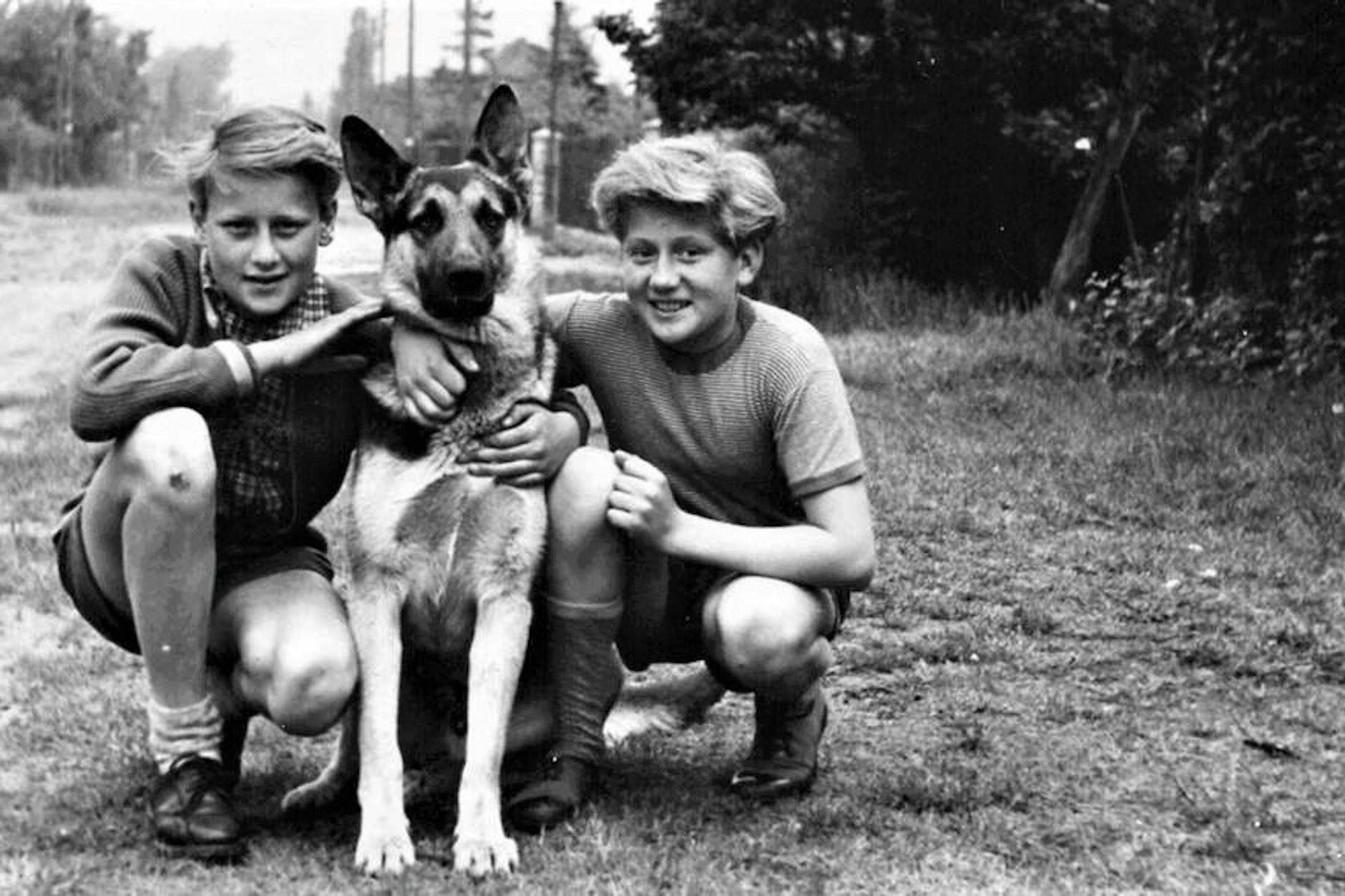 Erinnerung aus Kindertagen: Das Foto zeigt Dieter Birr (li.) mit seinem Freund Klaus. An diese Freundschaft erinnert nun der Rocker in einem Lied auf seiner neuen Platte.