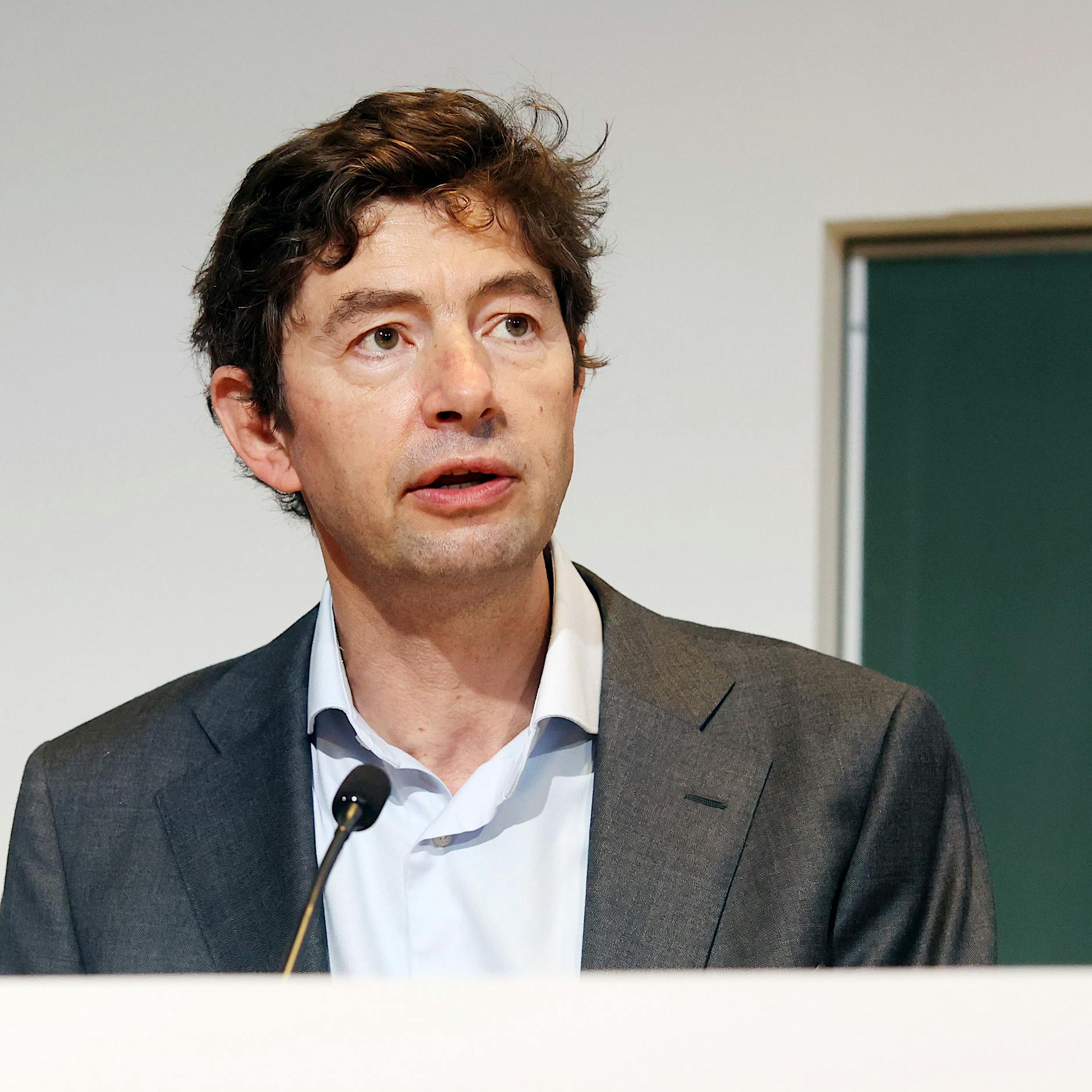 Corona-Aufarbeitung: Warum Christian Drosten kein „Wahrheitsministerium“ fordert