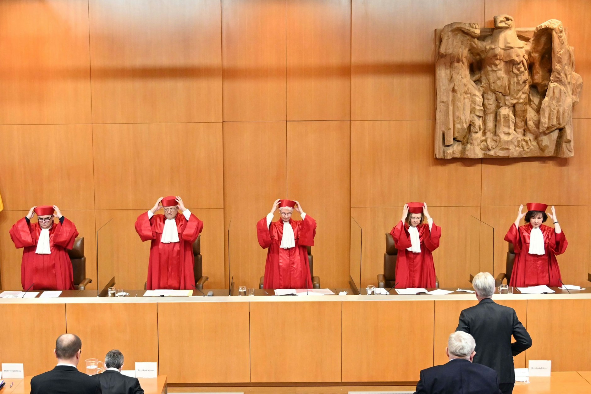 Jetzt muss das Verfassungsgericht über die Beschwerden entscheiden.