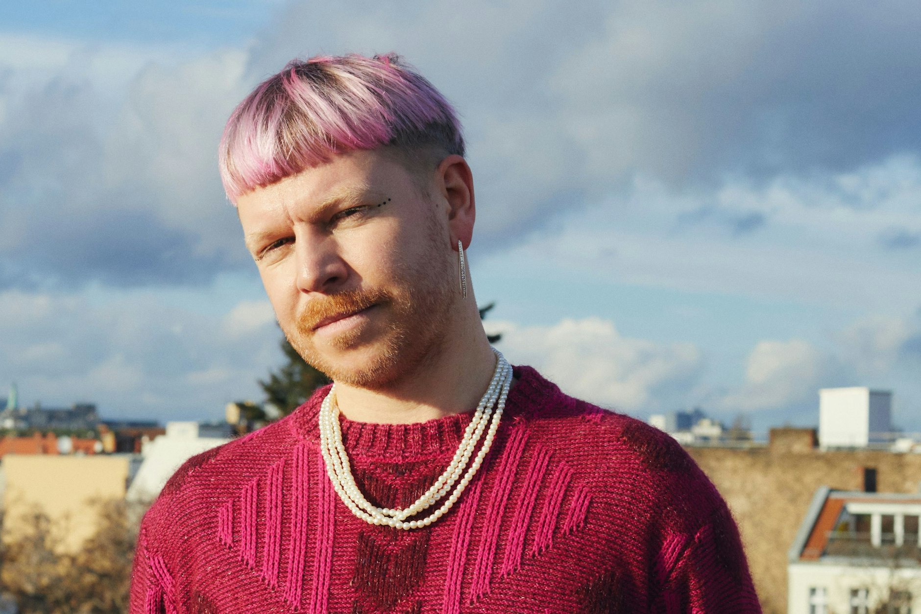 Der DJ und Produzent ASA 808