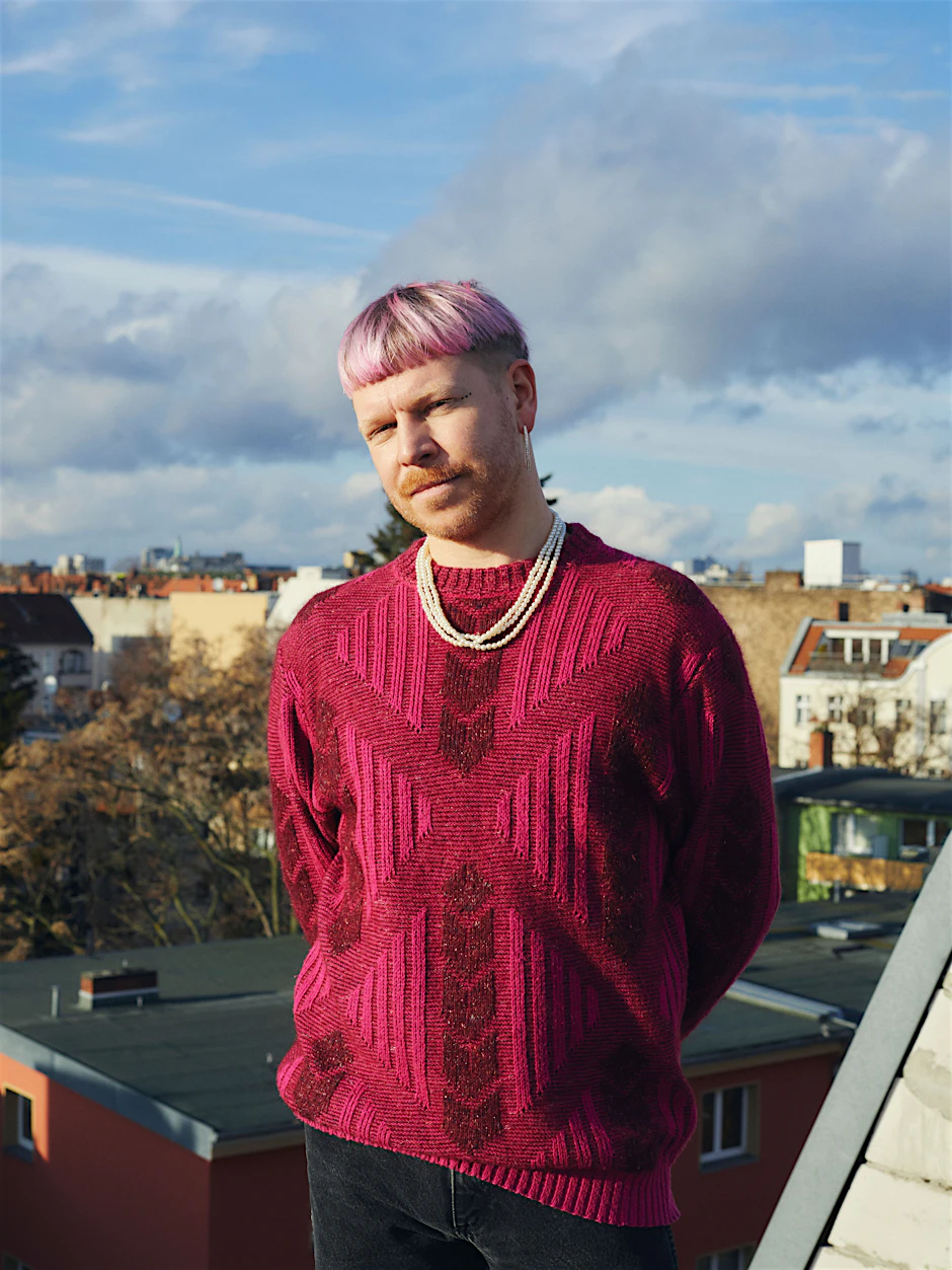 Der DJ und Produzent ASA 808
