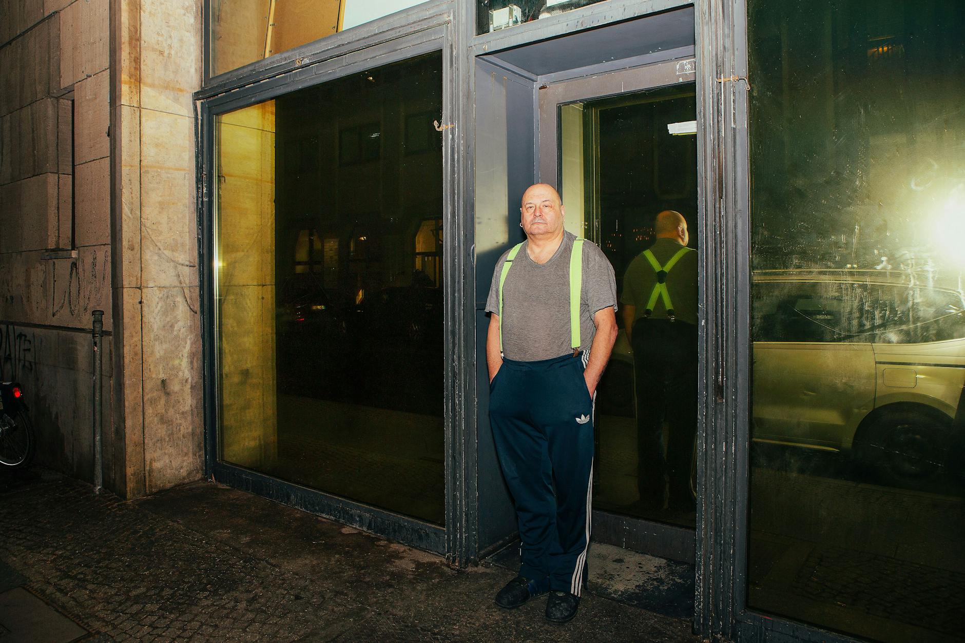 Daddy sorgt für euch: Frank Künster vor der Georgia Bar.