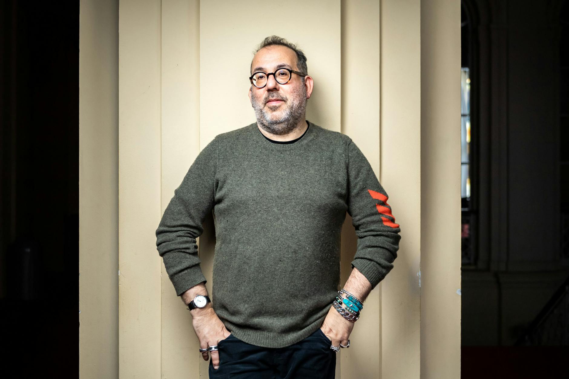 Barrie Kosky ist zwar nicht mehr Intendant der Komischen Oper, aber er inszeniert dort immer noch. Am Sonnabend hat das Musical „La Cage aux Folles“ Premiere.