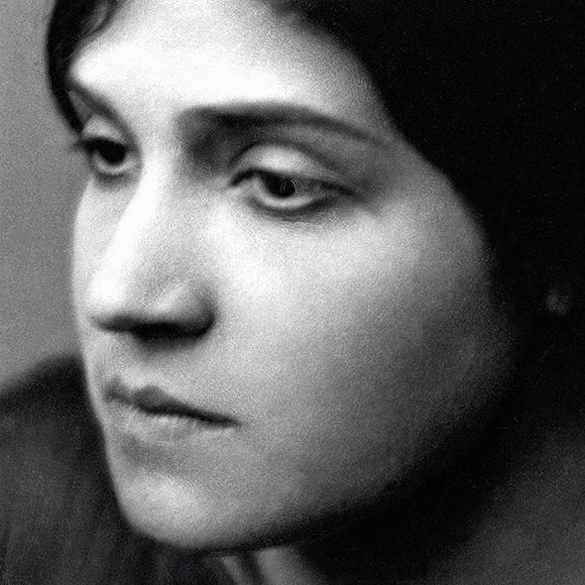 „Eisern und zart“ – das bewegte Leben der Fotografin Tina Modotti