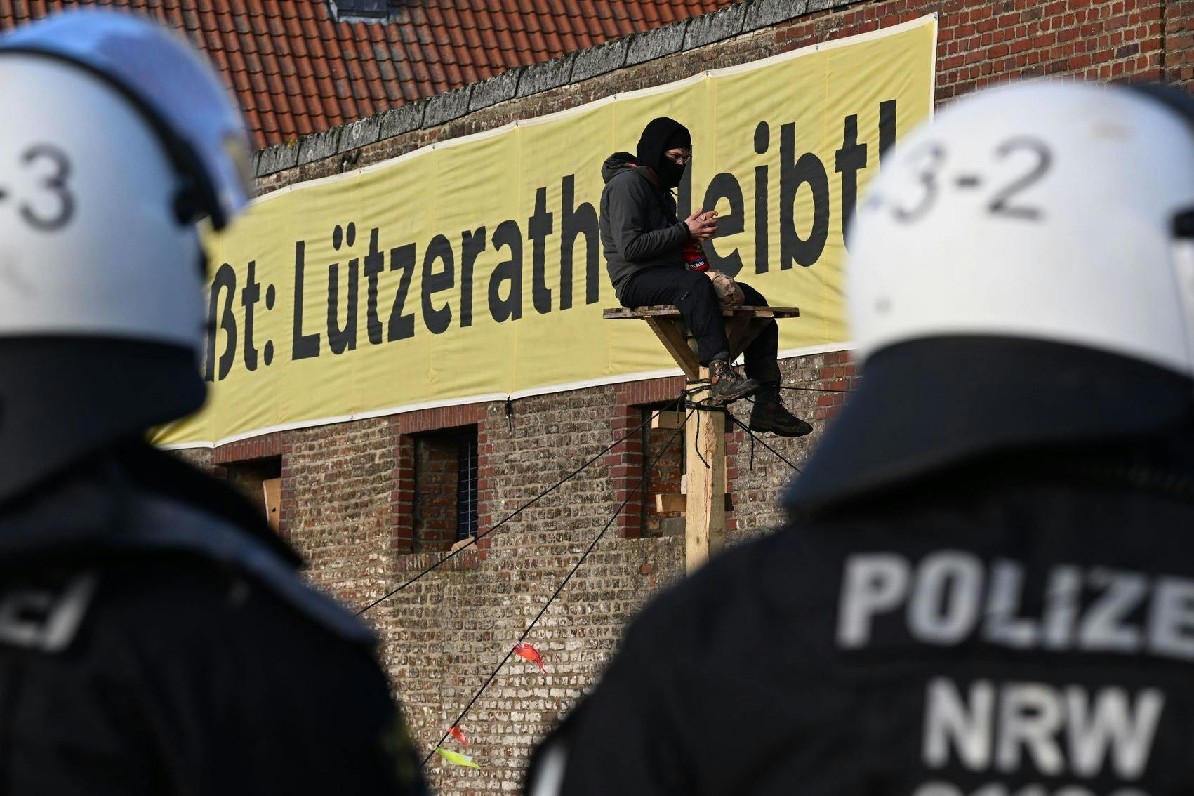 Polizisten sind nicht nur in NRW im Großeinsatz.