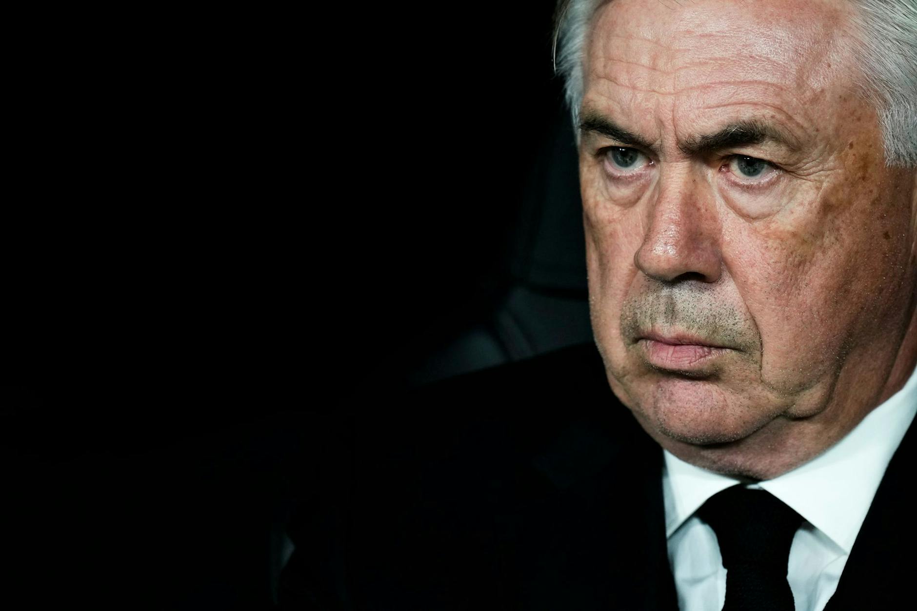 ARCHIV - Real-Trainer Carlo Ancelotti sieht sein Team nicht in Bestform.