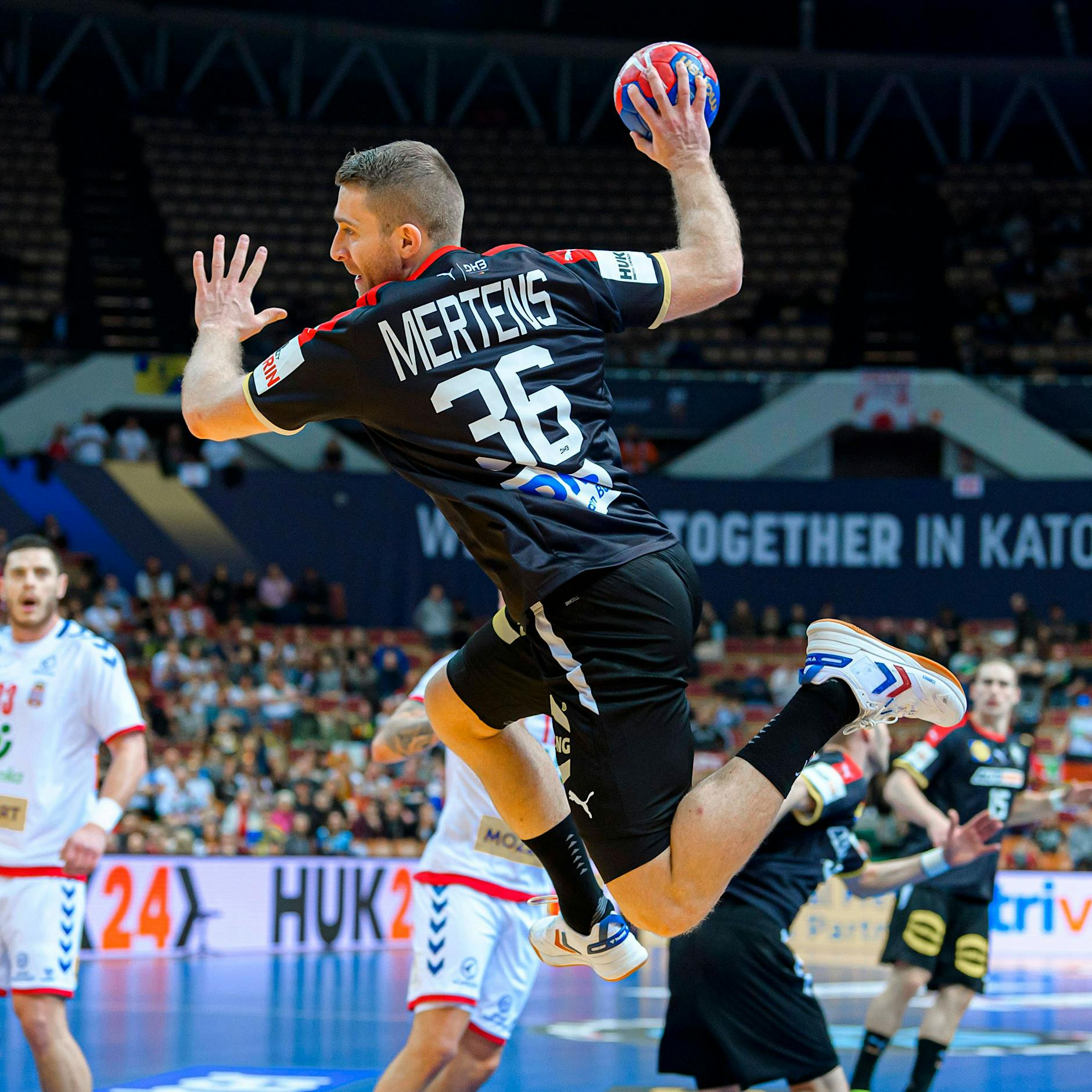 Irres Tor-Spektakel gegen Serbien: Deutschlands Handballer stürmen in die Hauptrunde