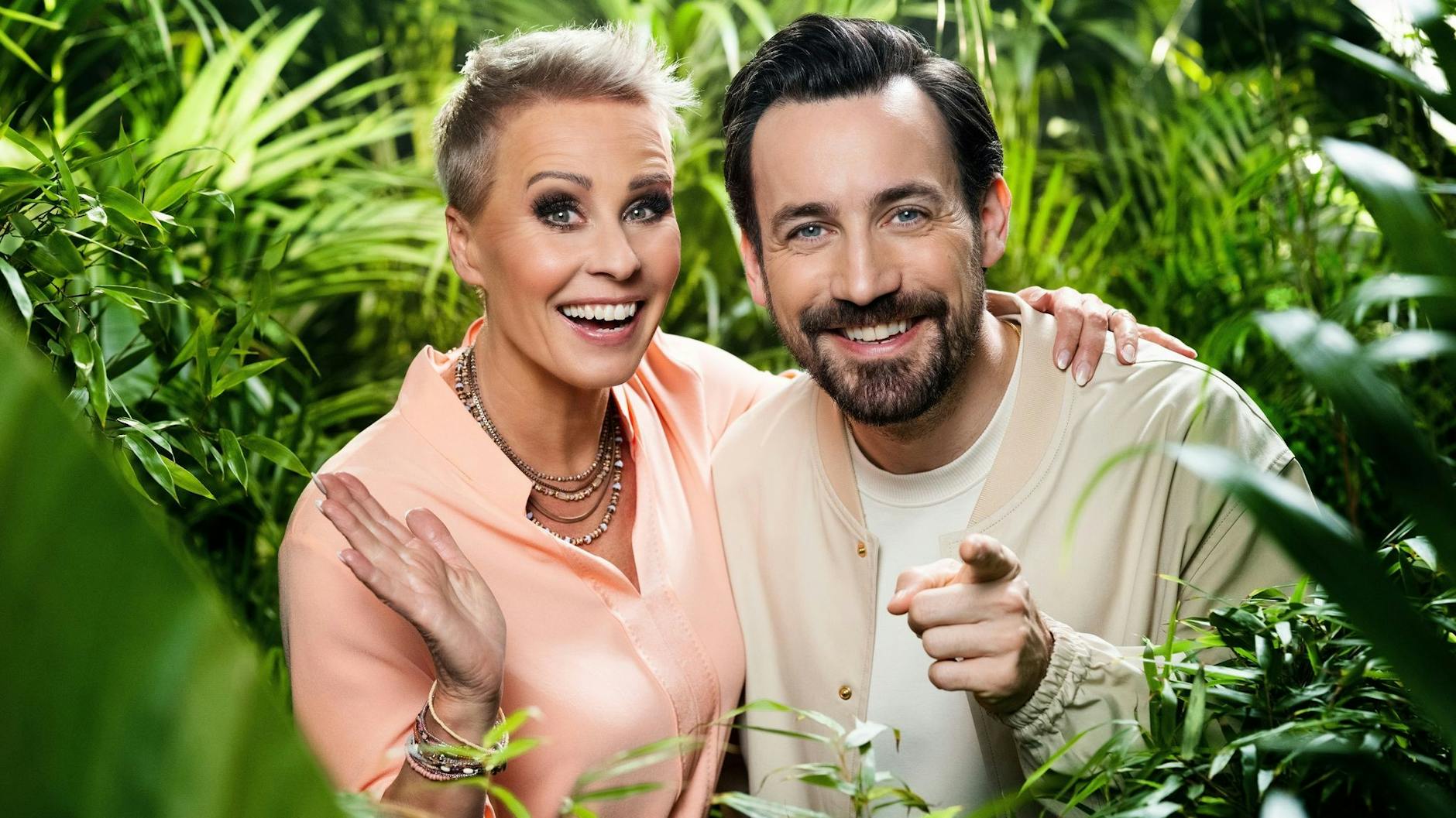 HANDOUT - Sonja Zietlow und Jan Köppen moderieren die Reality-Show «Ich bin ein Star - Holt mich hier raus».